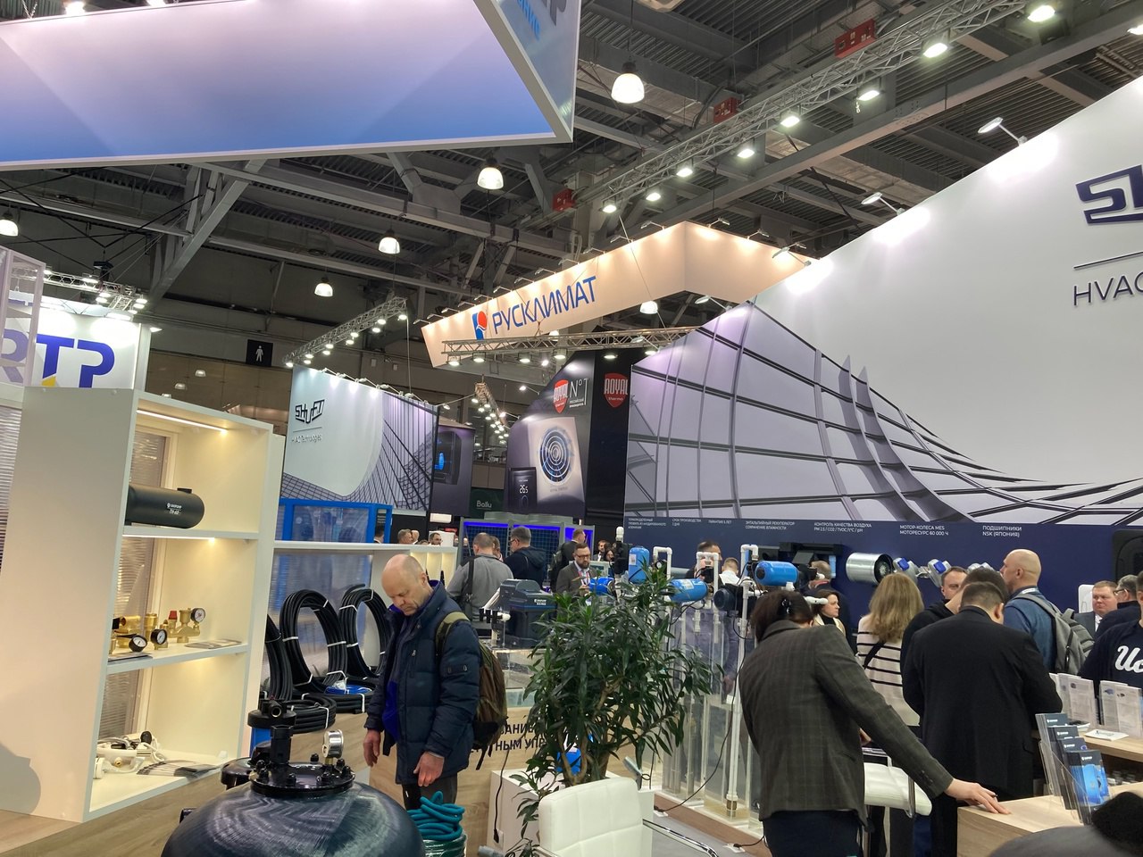 4 февраля — в Крокус Экспо открылась Aquaflame by Aquatherm Moscow — самая крупная в России выставка комплексных инженерных решений для отопления, водоснабжения, канализации и бассейнов! | Сетка — социальная сеть от hh.ru