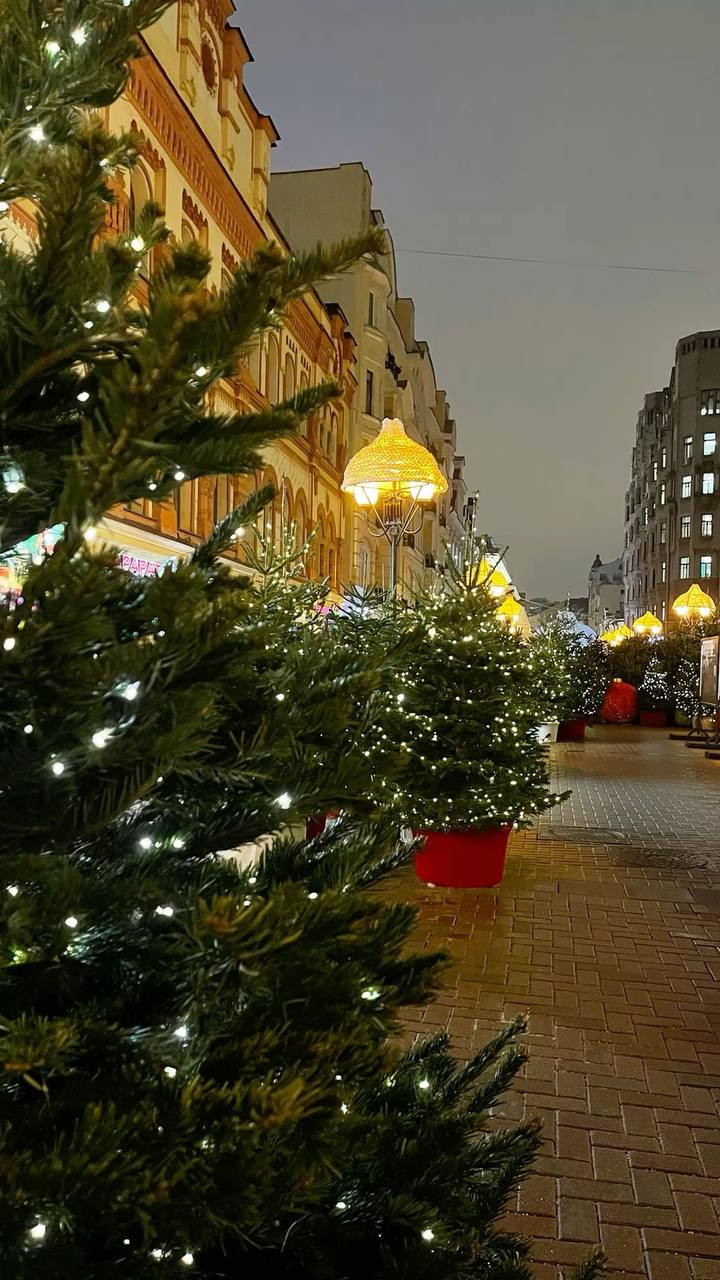 🗣Бесплатные экскурсии по Арбату в эти выходные
8 и 9 февраля
Вы прогуляетесь с экскурсоводом, узнаете историю улицы, интересные факты об известных людях и событиях, а также сможете полюбоваться красив... | Сетка — социальная сеть от hh.ru