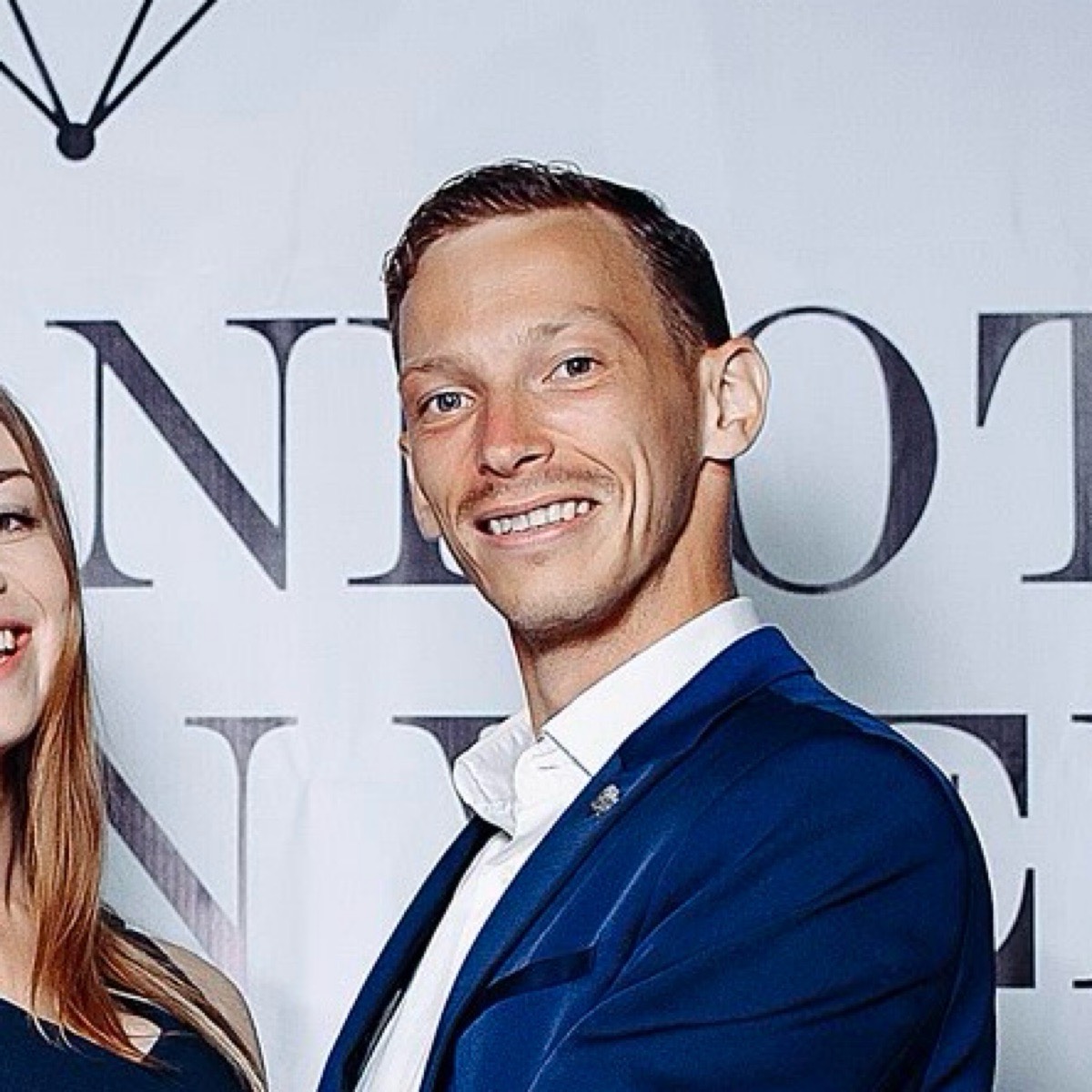 Евгений Чёрный