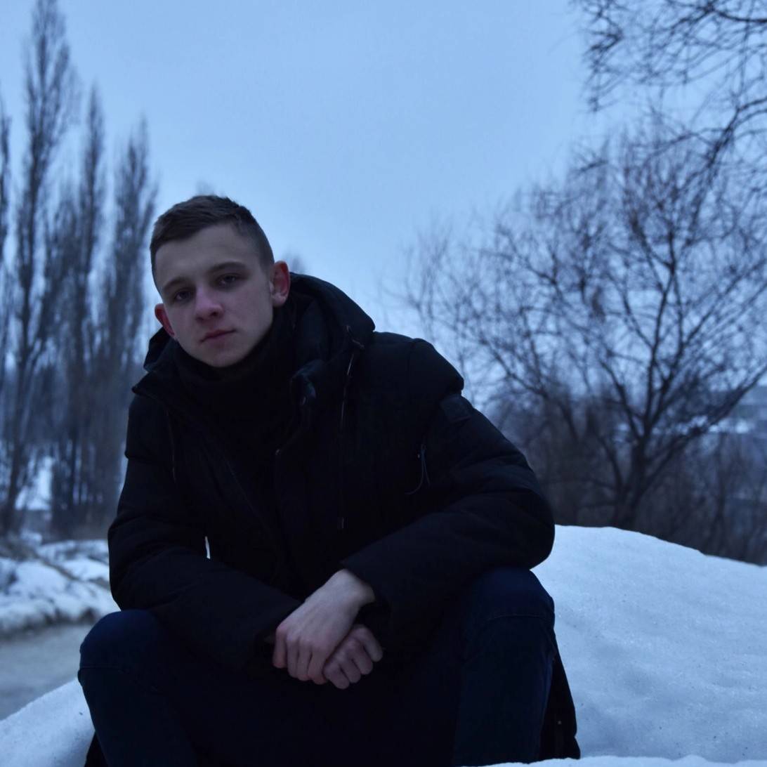 Максим Шаповалов