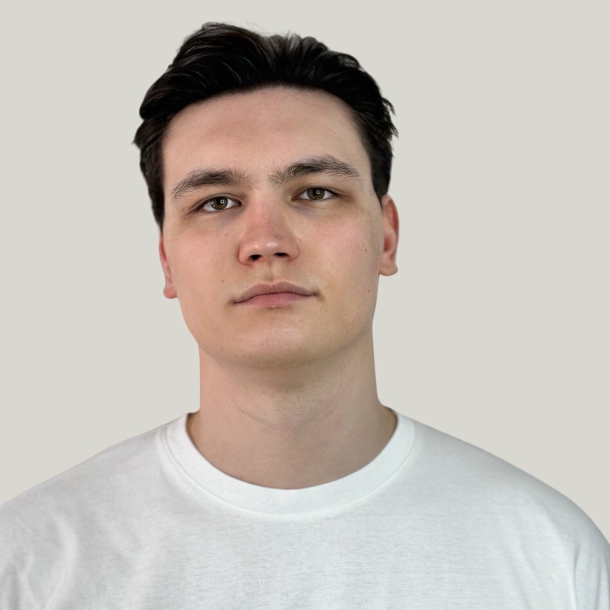 Арден Жахин