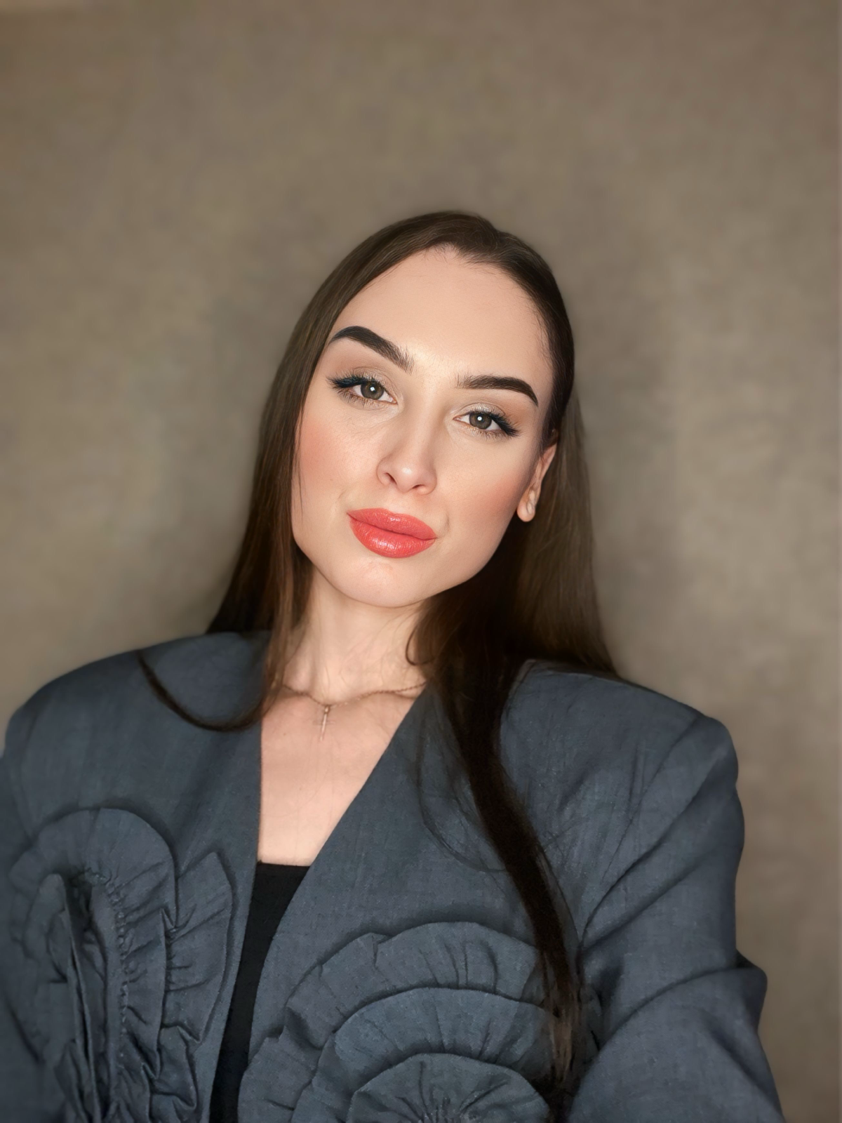 Привет! Меня зовут Наталья, и я рада познакомиться с вами! 😊
В свободное время я обожаю рисовать — это мой способ расслабиться и выразить свои эмоции | Сетка — социальная сеть от hh.ru