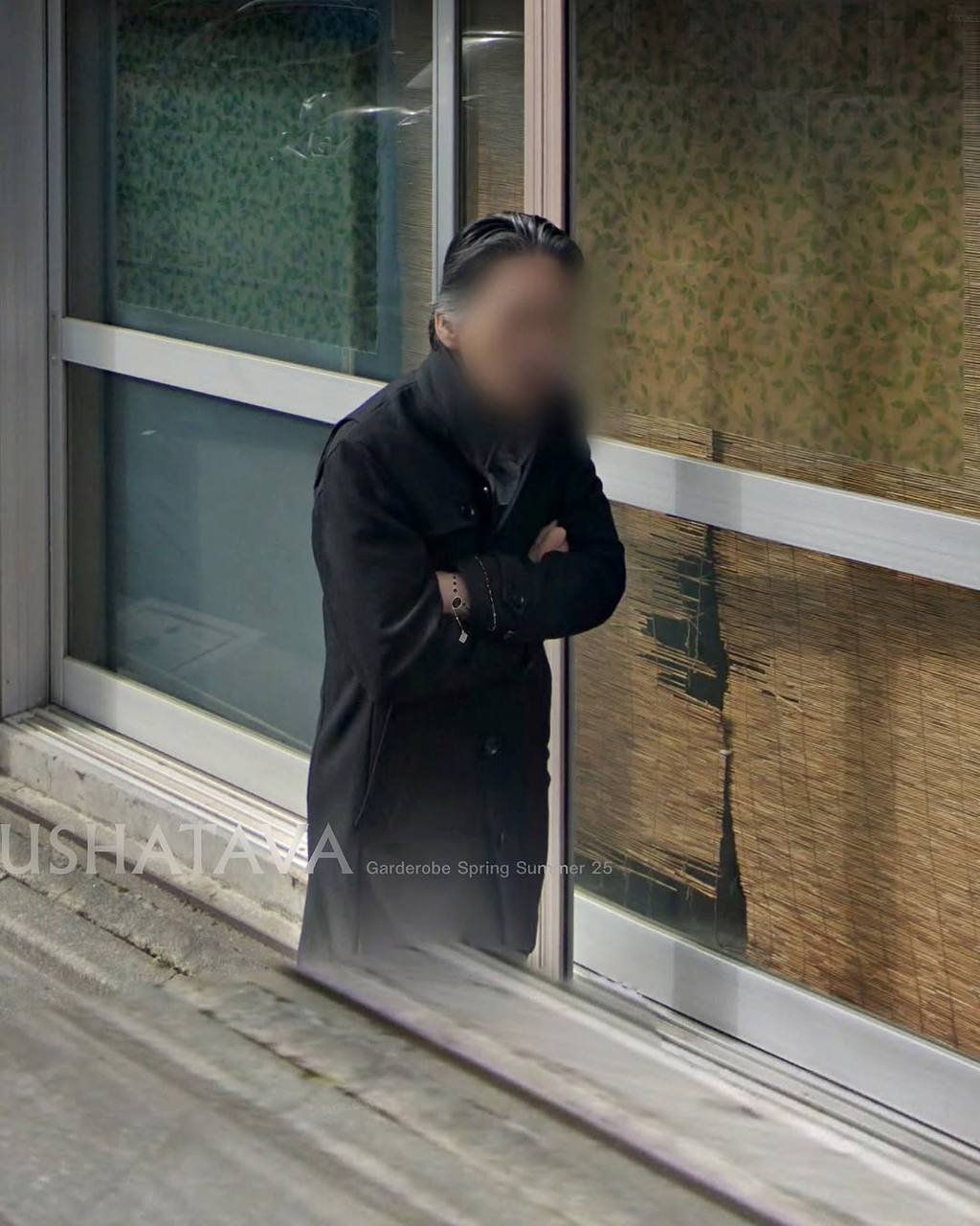 Я под таким углом на Google Maps никогда не смотрела
Ushatava пригласили художницу Динару Сатаеву, чьи работы в принципе построены на изображении случайных прохожих на улицах Google Maps | Сетка — социальная сеть от hh.ru