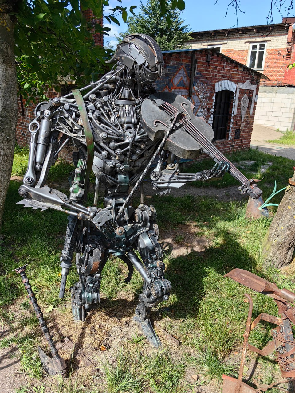 Рубрика фотоблог📸
Нестандартное знакомство с Калининградской областью:
1️⃣Церковь Михаила Архангела — православный храм в городе Черняховске (протестантская реформаторская кирха Инстербурга с 1890 год... | Сетка — социальная сеть от hh.ru