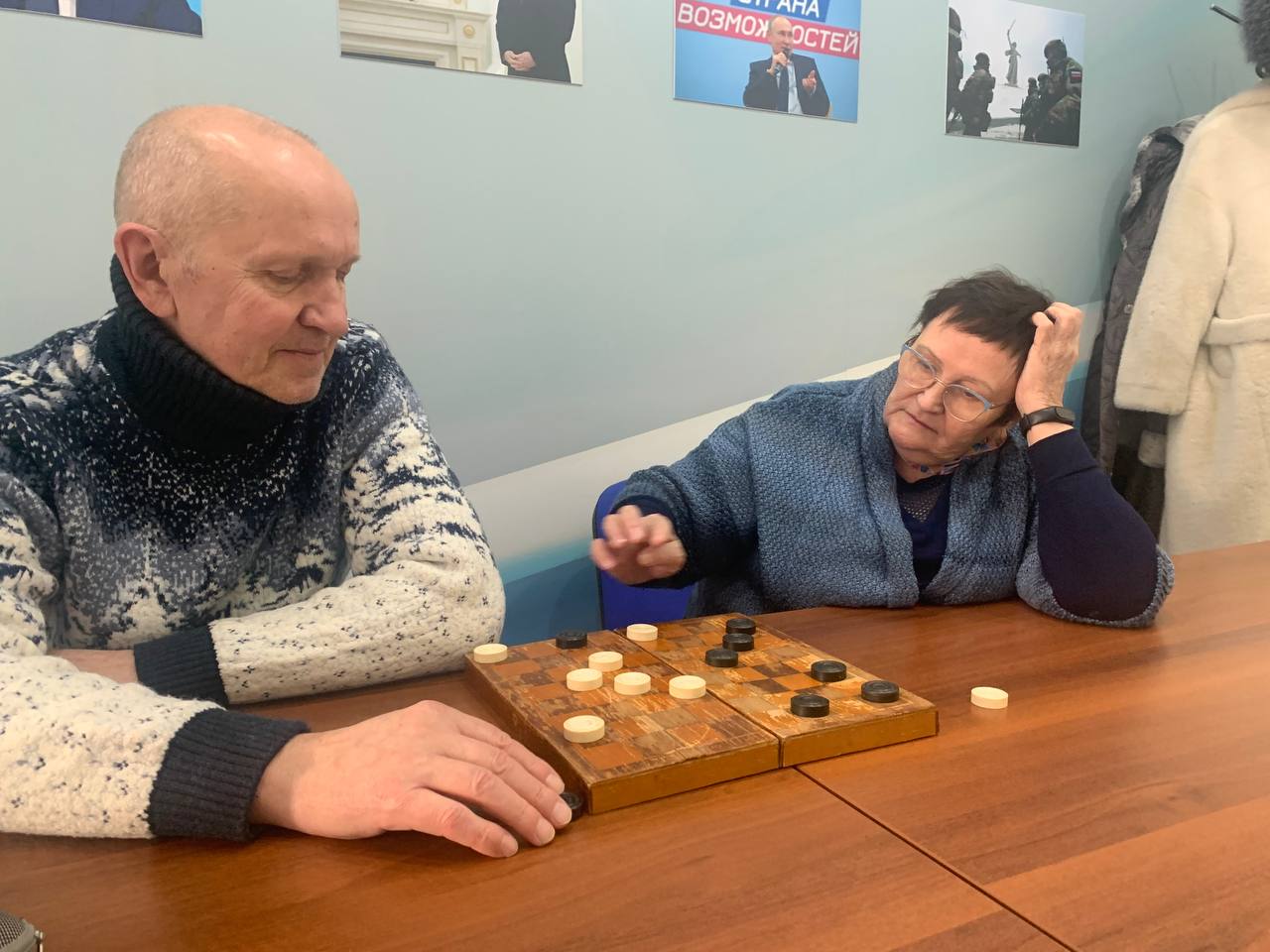 Неделя шашек.
На моих занятиях #пишемвместе можно ожидать все.
Неделя 🧩, сейчас вот шашки, затем… пока интрига | Сетка — социальная сеть от hh.ru