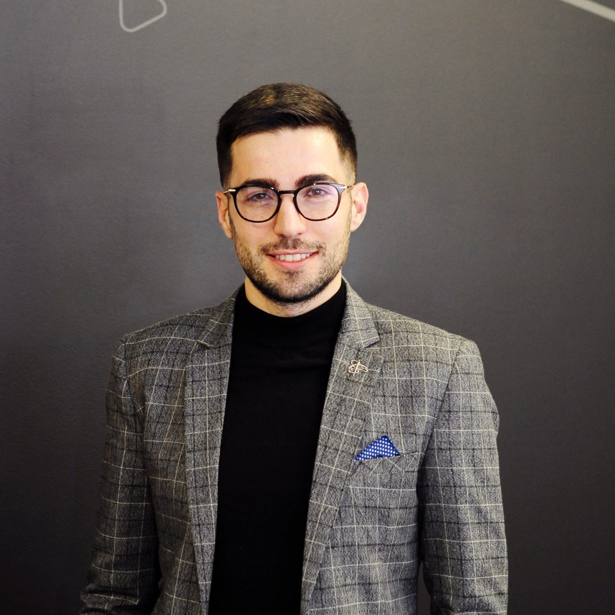 Генрик Мкртчян | Сетка — социальная сеть от hh.ru