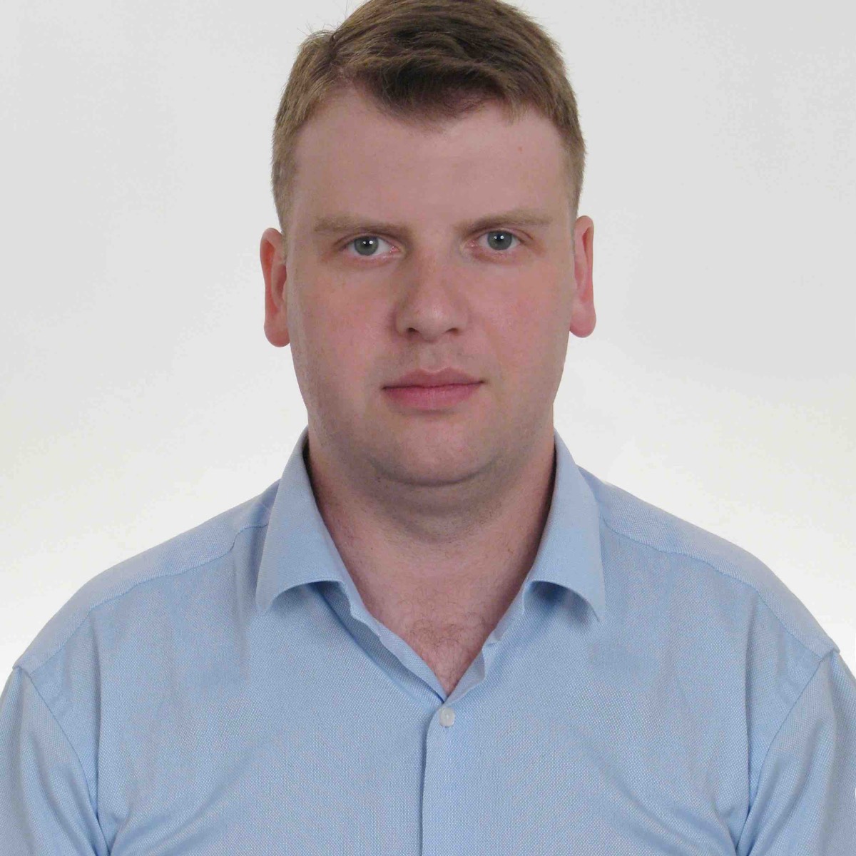 Денис Калеушев