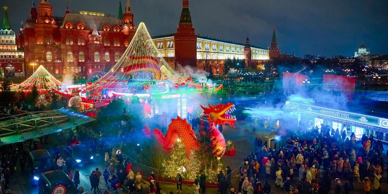 😍Осталось всего 3 дня, чтобы увидеть северное сияние в Москве
7-9 февраля в 18:00
▫️Вход свободный
📍Манежная площадь, м | Сетка — социальная сеть от hh.ru