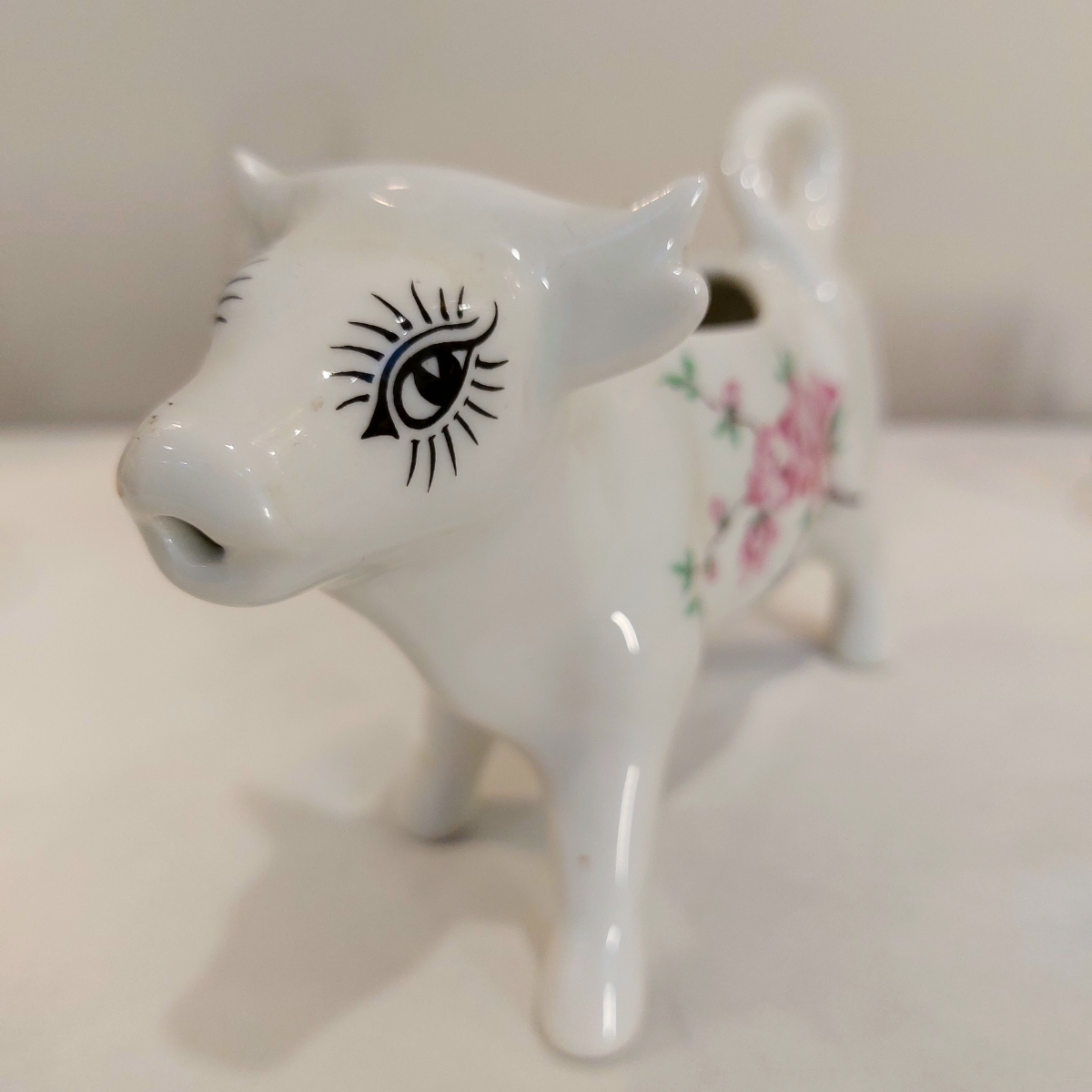 🌼✨ Винтажный молочник в форме коровки — это не просто предмет интерьера, а настоящая находка, которая привнесет в ваш дом атмосферу уюта и тепла и весёлого настроения | Сетка — социальная сеть от hh.ru