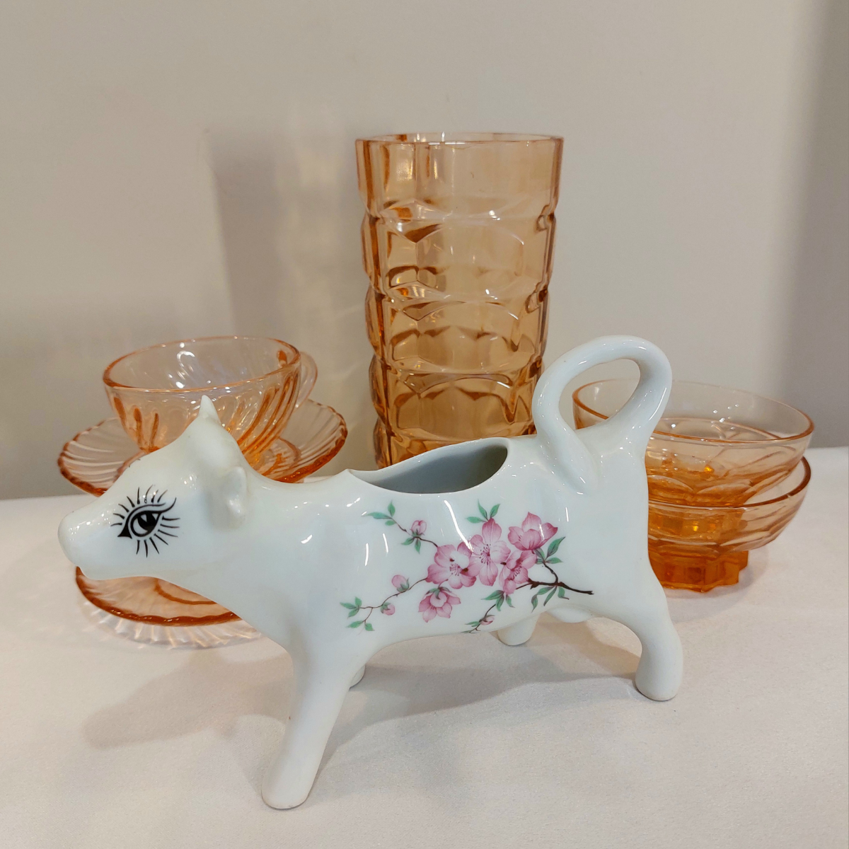 🌼✨ Винтажный молочник в форме коровки — это не просто предмет интерьера, а настоящая находка, которая привнесет в ваш дом атмосферу уюта и тепла и весёлого настроения | Сетка — социальная сеть от hh.ru