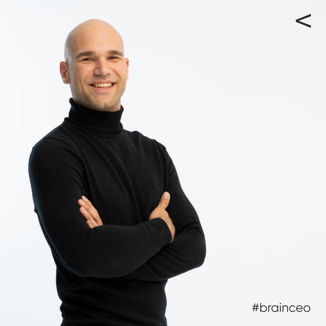 Всем привет, меня зовут Андрей Костюк. | Сетка — социальная сеть от hh.ru