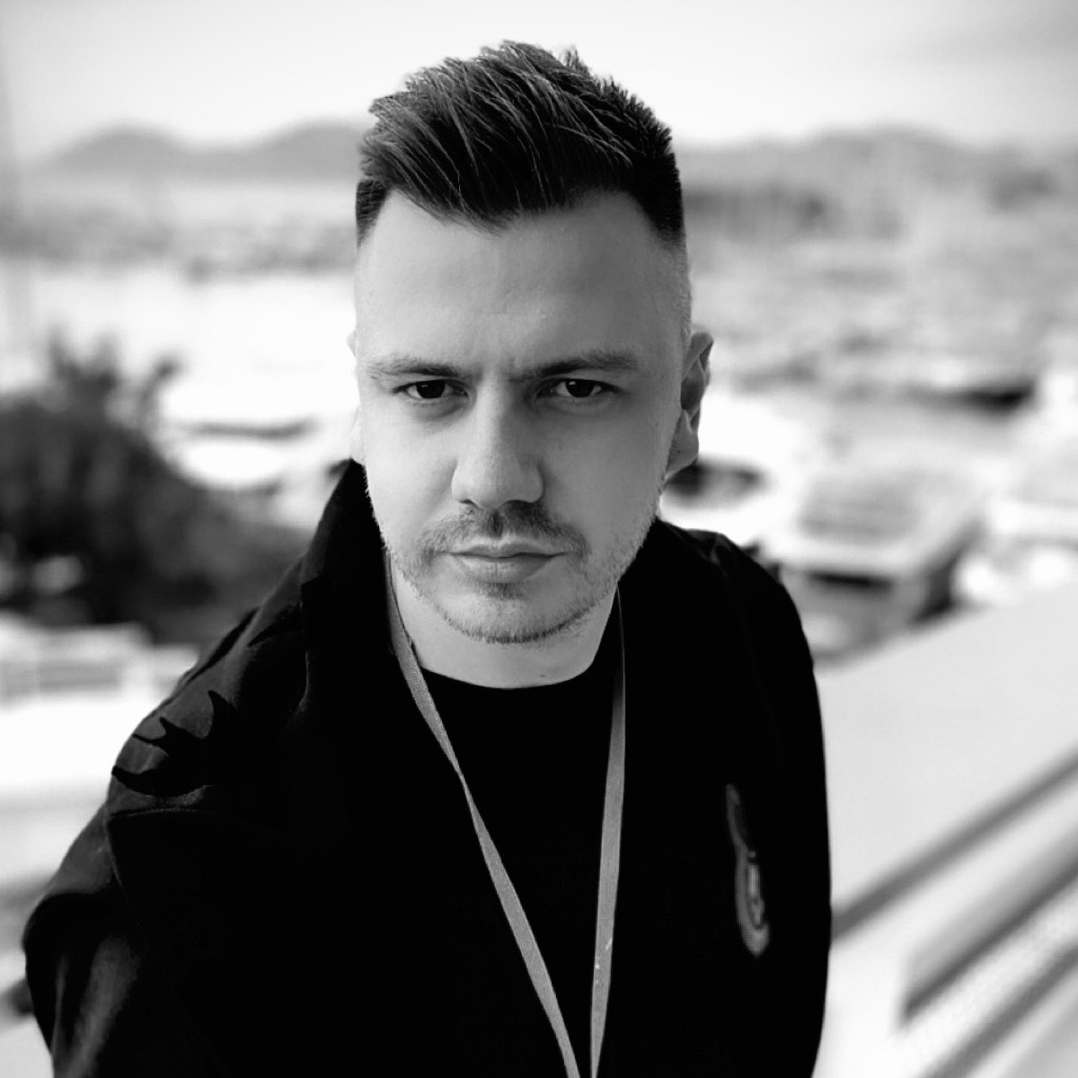 Дмитрий Артамонов