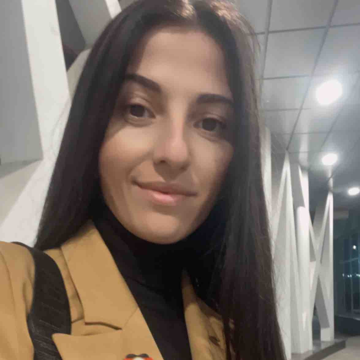 Ровена Саркисова
