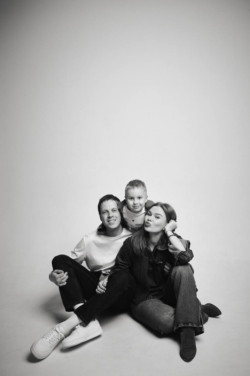 Такая простая фотосессия и столько эмоций
Если никогда не пробовали сделать фотосессию в студии без фотографа, я очень рекомендую попробовать | Сетка — социальная сеть от hh.ru