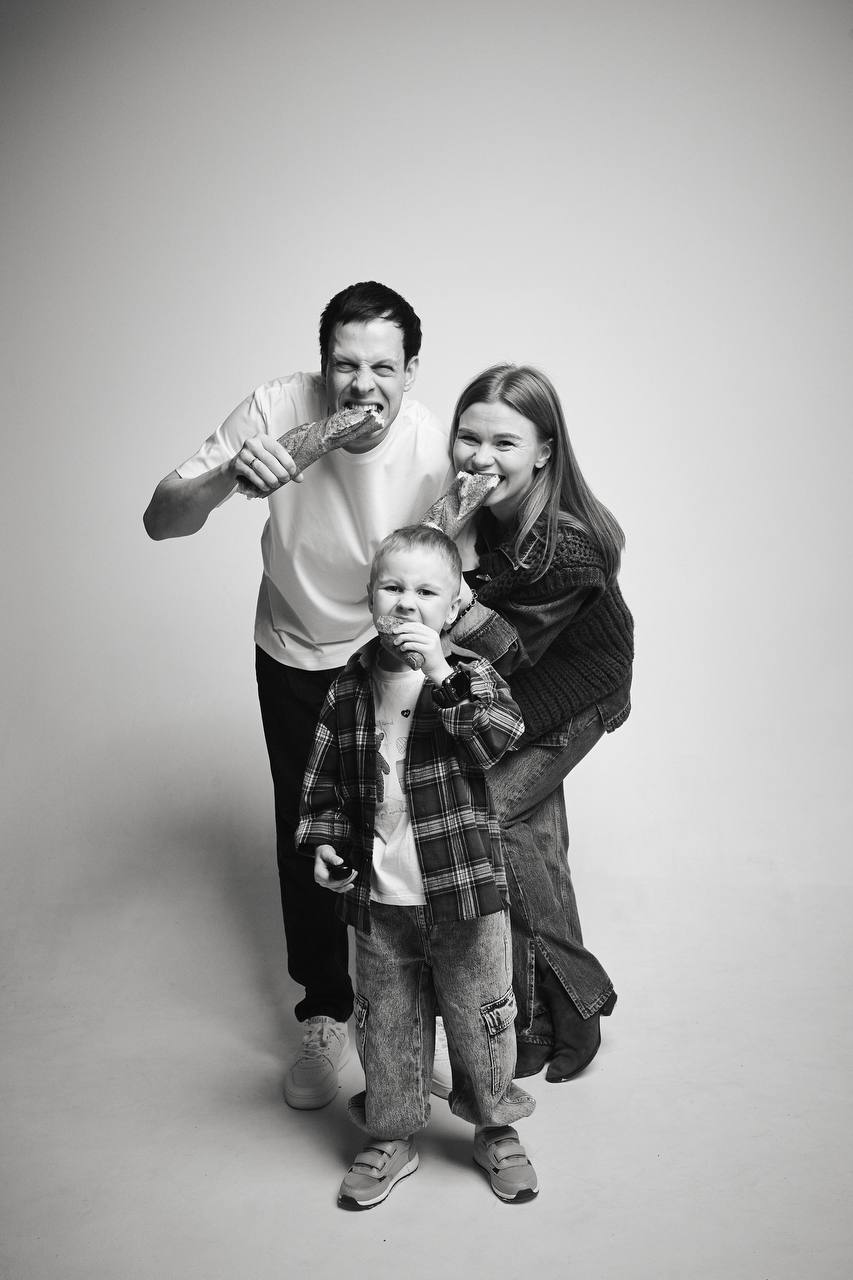 Такая простая фотосессия и столько эмоций
Если никогда не пробовали сделать фотосессию в студии без фотографа, я очень рекомендую попробовать | Сетка — социальная сеть от hh.ru