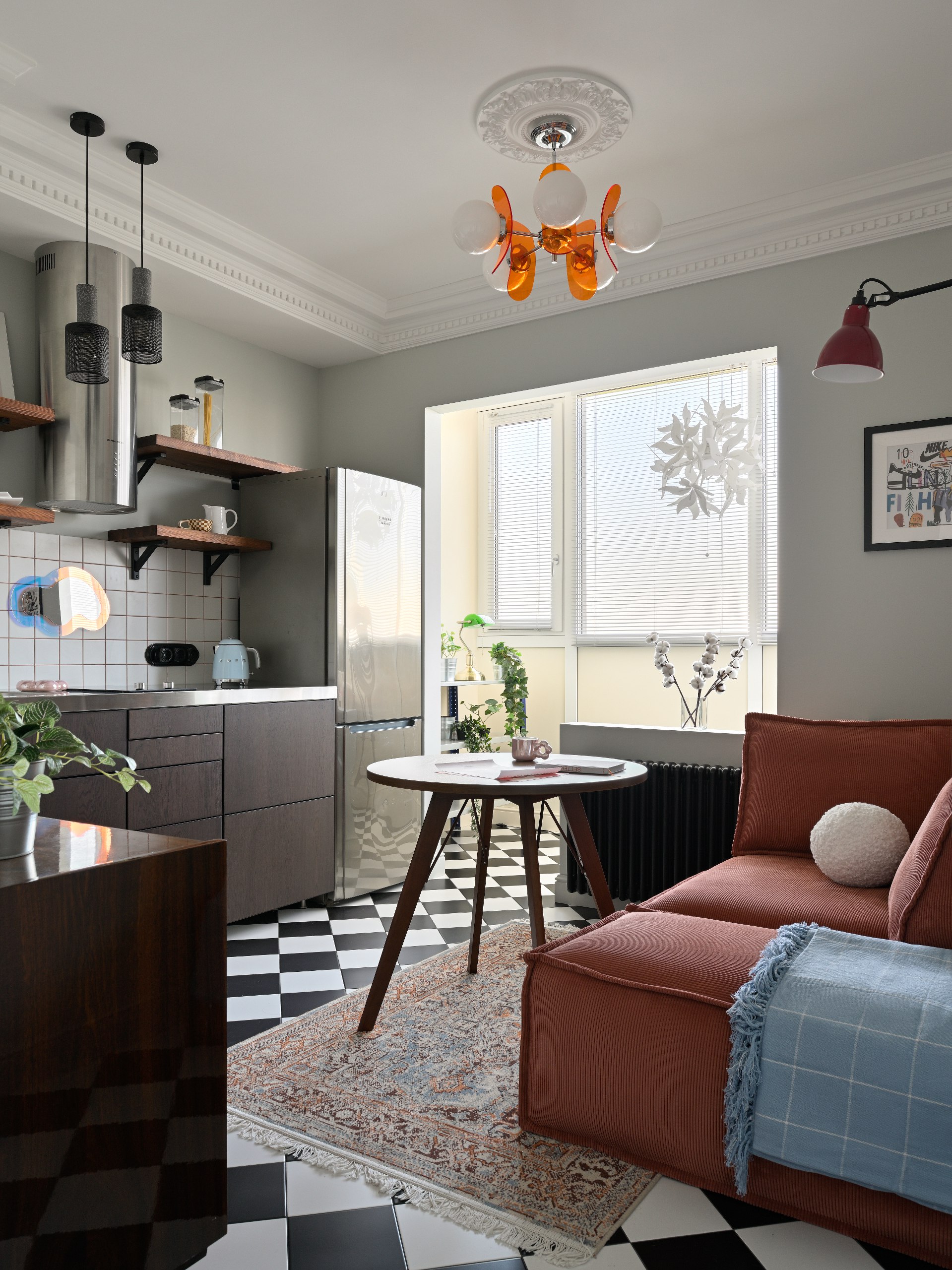 Дизайнер Серафима Гавриленко полностью изменила планировку и стиль стандартной однокомнатной квартиры ради двух особенных пожеланий заказчиков — творческая пара хотела яркие акценты в интерьере и дома... | Сетка — социальная сеть от hh.ru