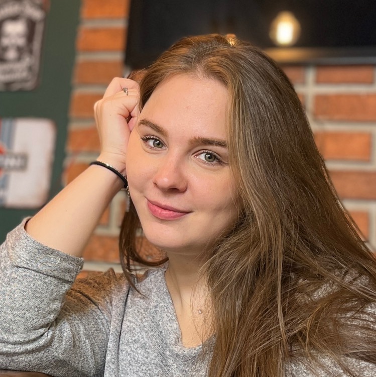 Natali Monastyrskaya | Сетка — социальная сеть от hh.ru