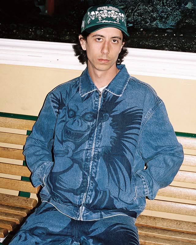 Ого, Palace заколлабился с Death Note и выпустил целую капсулу шмота по легендарному аниме. В коллекции есть: тишки с главными героями, худи, лонгсливы, куртки и даже сумка. Дроп 14-15 февраля | Сетка — социальная сеть от hh.ru