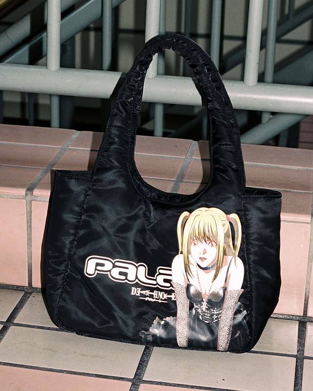 Ого, Palace заколлабился с Death Note и выпустил целую капсулу шмота по легендарному аниме. В коллекции есть: тишки с главными героями, худи, лонгсливы, куртки и даже сумка. Дроп 14-15 февраля | Сетка — социальная сеть от hh.ru