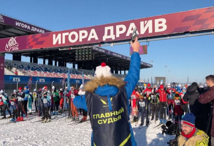 ТЕМП присоединился к 43-ей «Лыжне России»⛷
8 февраля на территории спортивного комплекса «Игора Драйв» собралось более 4000 участников, чтобы пробежать дистанции 5 или 10 километров | Сетка — социальная сеть от hh.ru