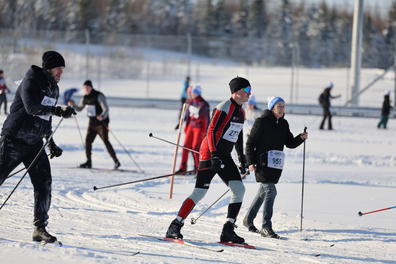 ТЕМП присоединился к 43-ей «Лыжне России»⛷
8 февраля на территории спортивного комплекса «Игора Драйв» собралось более 4000 участников, чтобы пробежать дистанции 5 или 10 километров | Сетка — социальная сеть от hh.ru