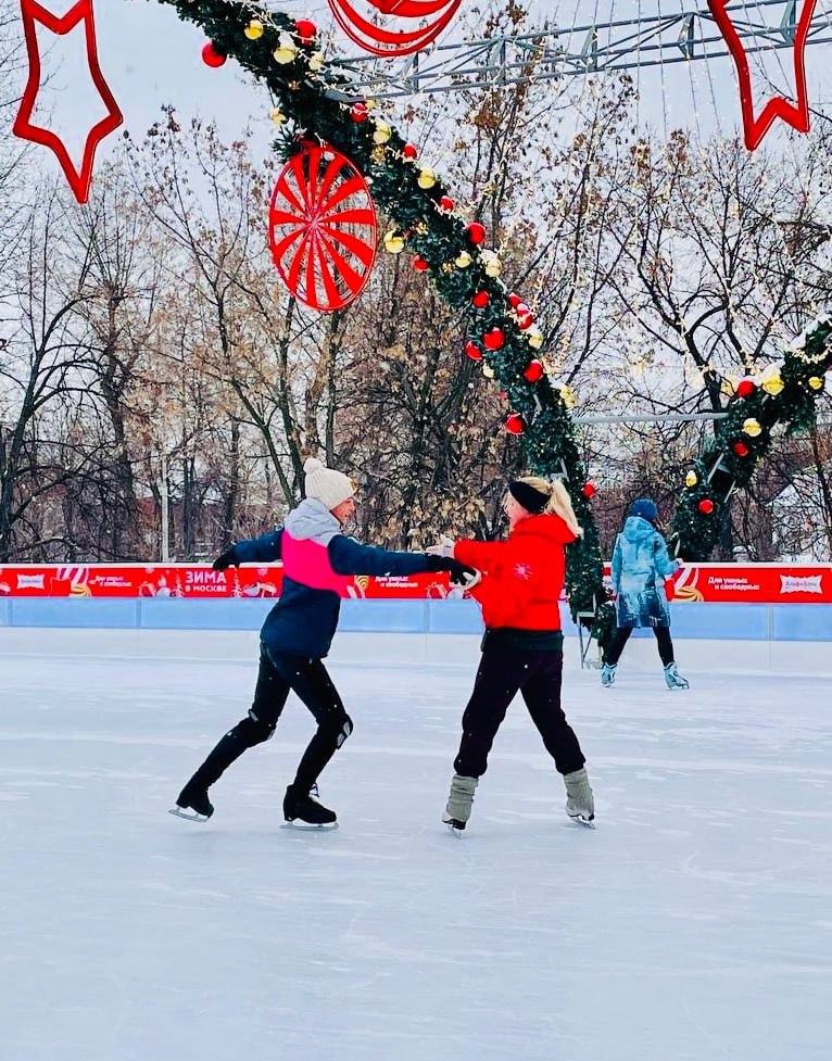 🎧Вечеринка в наушниках на льду пройдет в саду «Эрмитаж»
14 февраля в 21:00
На фестивале каждый участник получит наушники, в которых будет играть диджейский сет
Попробуйте новый интересный опыт зимнего... | Сетка — социальная сеть от hh.ru