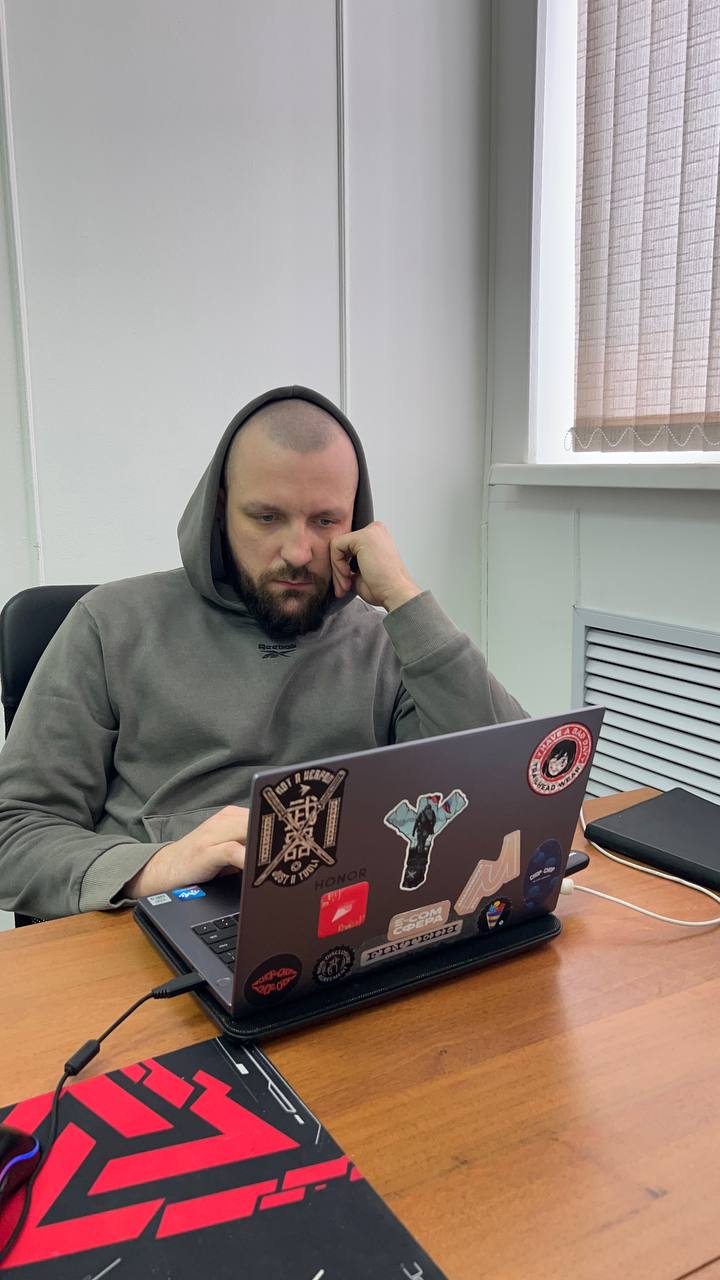 Сейчас мы на стадии разработки сервиса по автоматизации продаж. Как вы догадались в его основе будет ИИ. 90% игроков на рынке предлагают чьи то решения | Сетка — социальная сеть от hh.ru