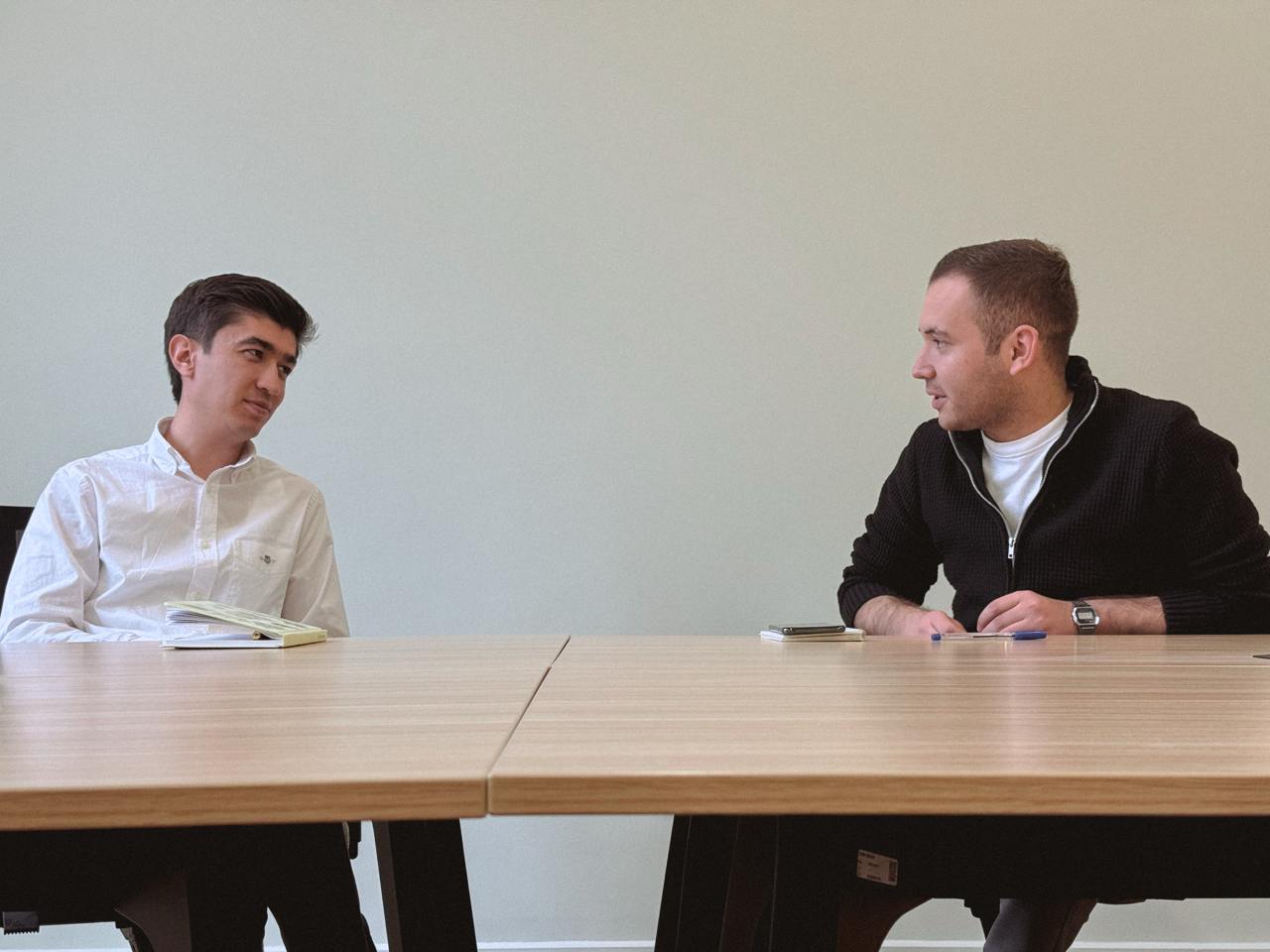 Провёл встречу с Азизбеком Курбановым, директором нового и самого крупного венчурного фонда в Узбекистане — United Ventures, который ещё совсем недавно был директором и сооснователем стартапа Sugurta ... | Сетка — социальная сеть от hh.ru