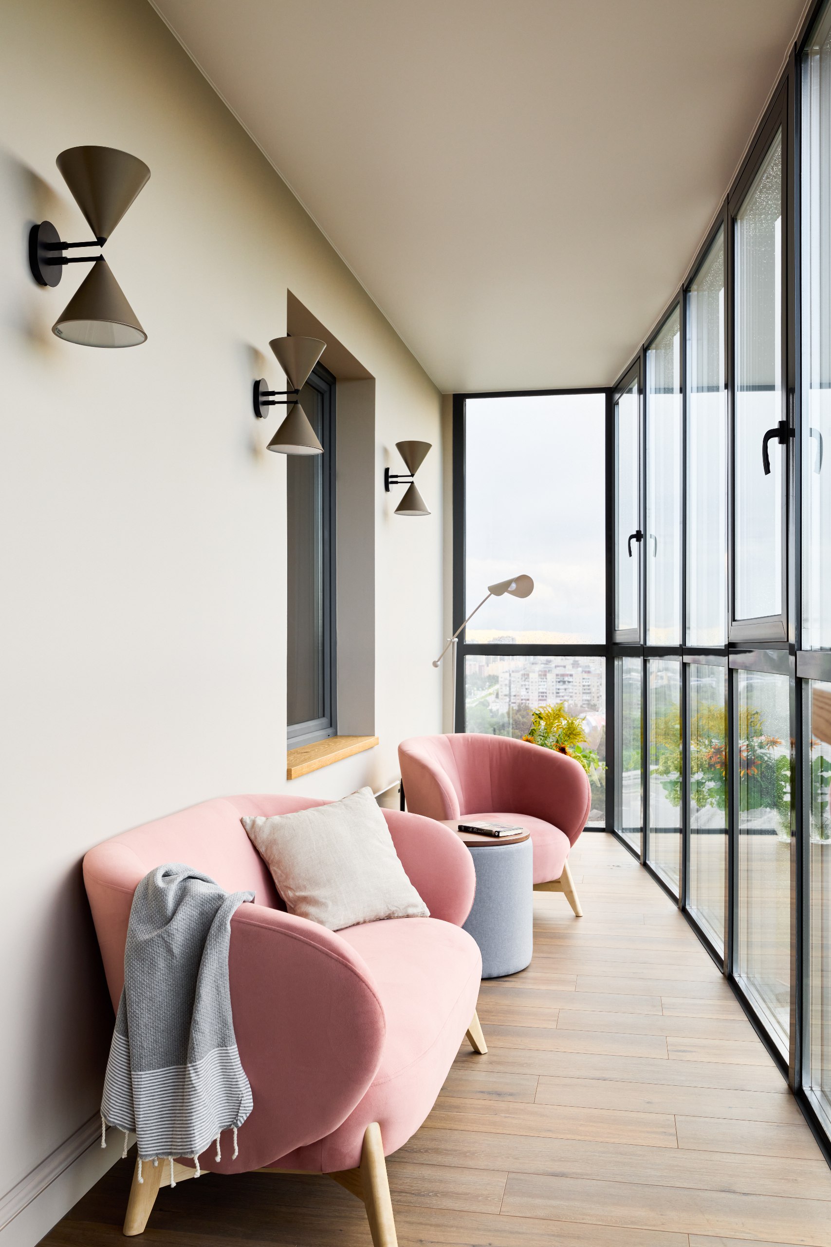 Заказчица, успешный маркетолог и брендмейкер, однажды пришла на урок английского и... влюбилась. Нет, не в преподавателя — в интерьер квартиры | Сетка — социальная сеть от hh.ru