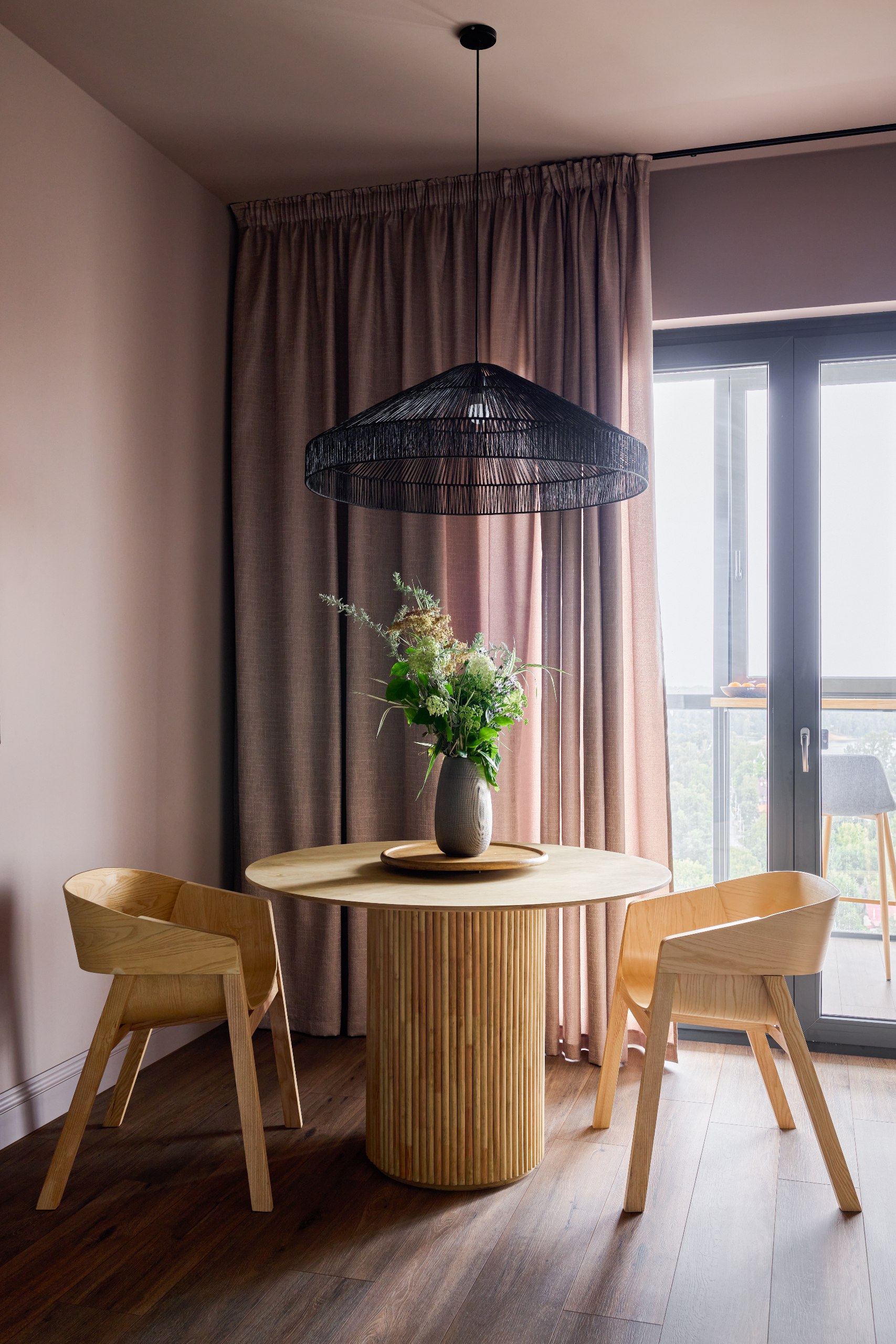 Заказчица, успешный маркетолог и брендмейкер, однажды пришла на урок английского и... влюбилась. Нет, не в преподавателя — в интерьер квартиры | Сетка — социальная сеть от hh.ru