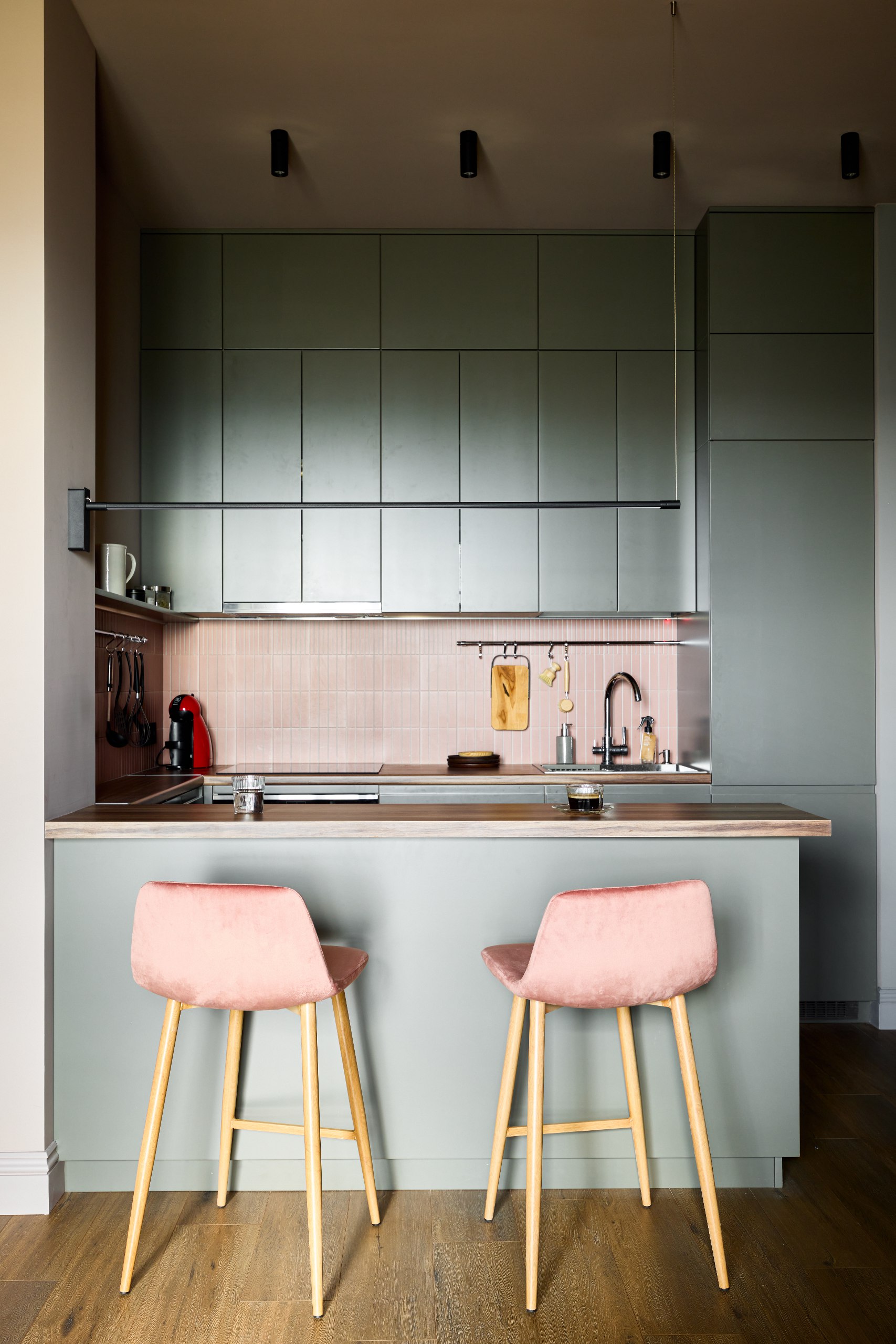 Заказчица, успешный маркетолог и брендмейкер, однажды пришла на урок английского и... влюбилась. Нет, не в преподавателя — в интерьер квартиры | Сетка — социальная сеть от hh.ru