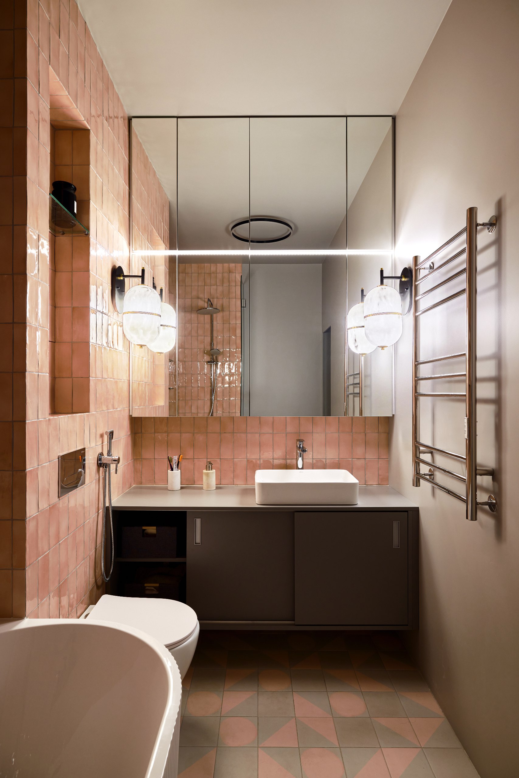 Заказчица, успешный маркетолог и брендмейкер, однажды пришла на урок английского и... влюбилась. Нет, не в преподавателя — в интерьер квартиры | Сетка — социальная сеть от hh.ru