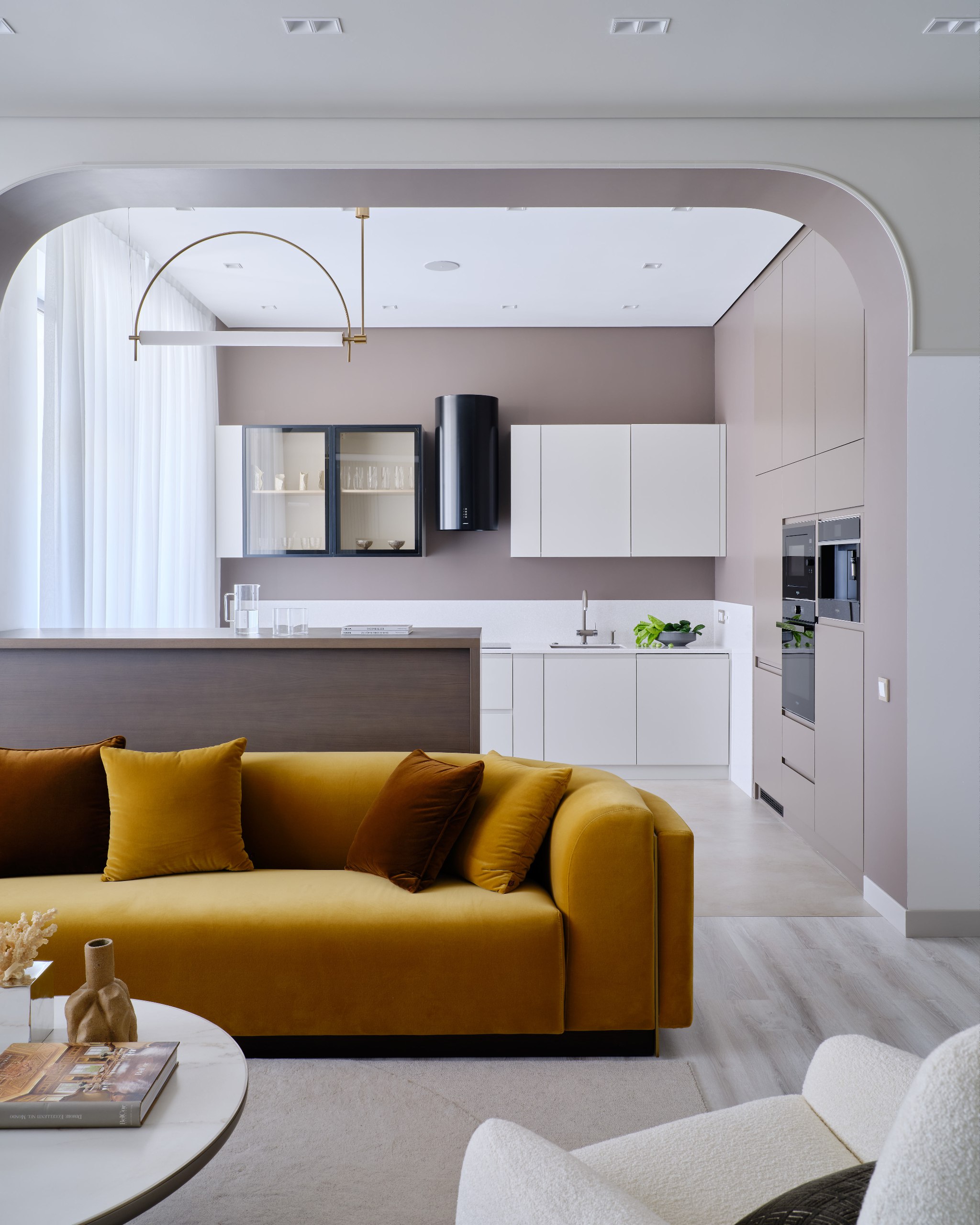 Заказчики, курсирующие между Актау и Алматы, задумали объединить две смежные квартиры и обратились к дизайнерам Екатерине Абакуловой и Анастасии Казаковой уже после покупки напольного покрытия | Сетка — социальная сеть от hh.ru