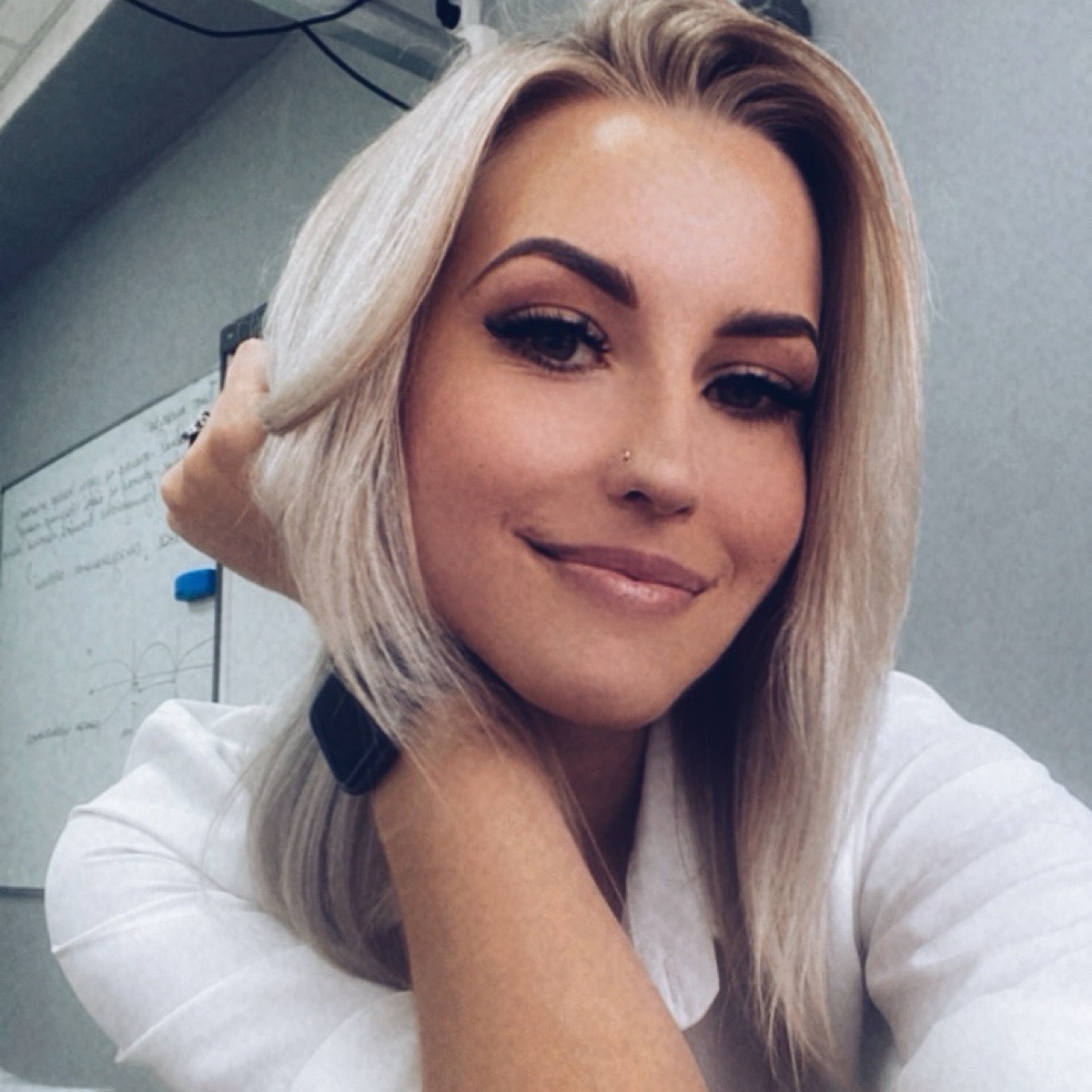 Frankie Dolphin | Сетка — социальная сеть от hh.ru