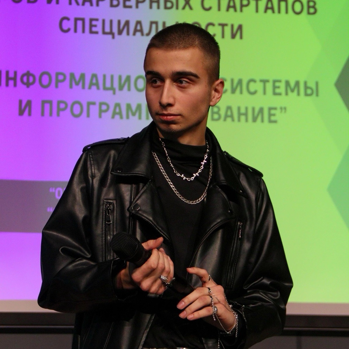 Роман Карагеур | Сетка — социальная сеть от hh.ru