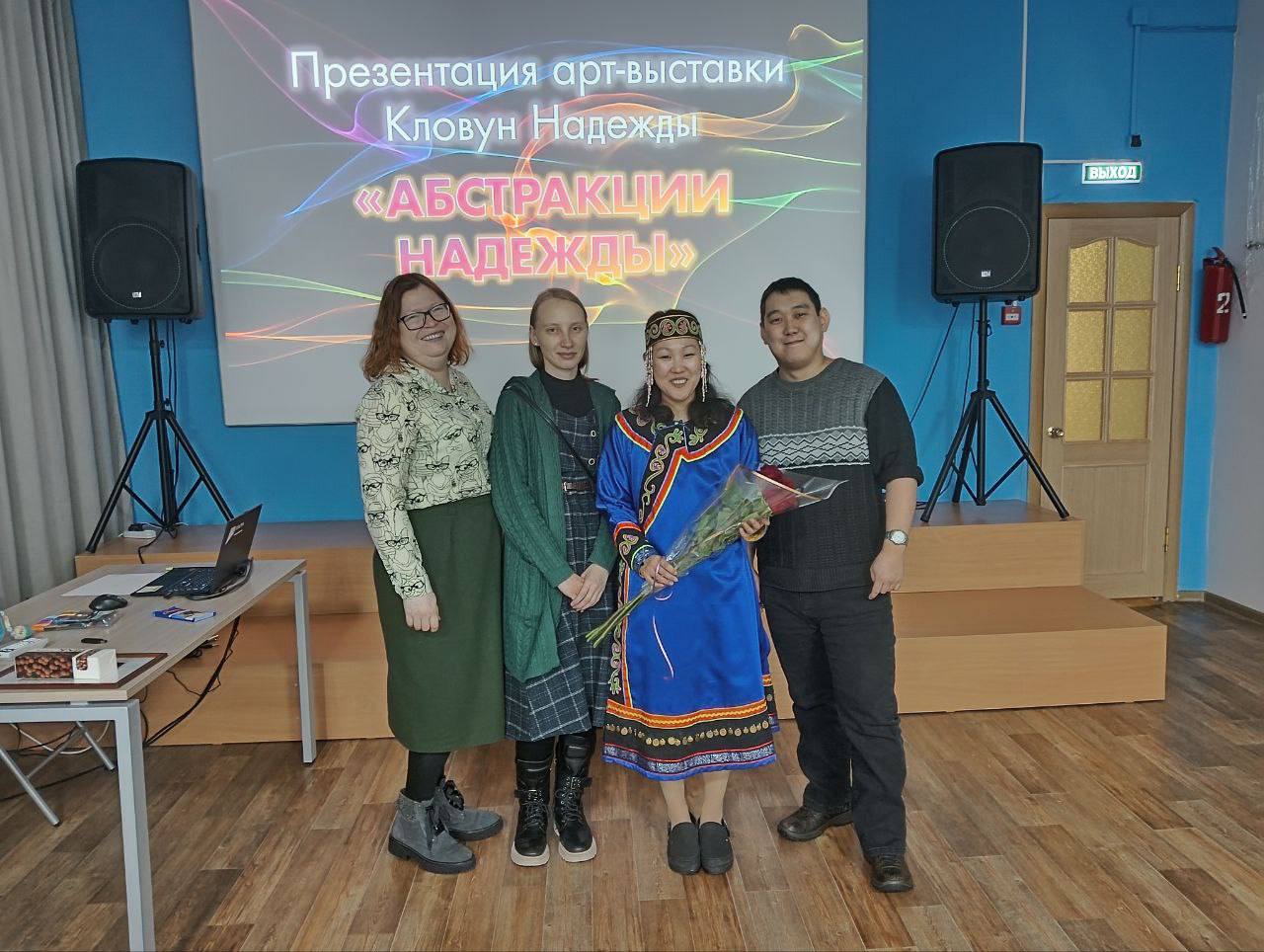 Мысли вслух о выставке
🖼️Ура! Наконец-то состоялась первая выставка работ! В ней собраны работы за три года. Конечно, это не все, что есть.
☺️Рада, что многим понравились открытки | Сетка — социальная сеть от hh.ru