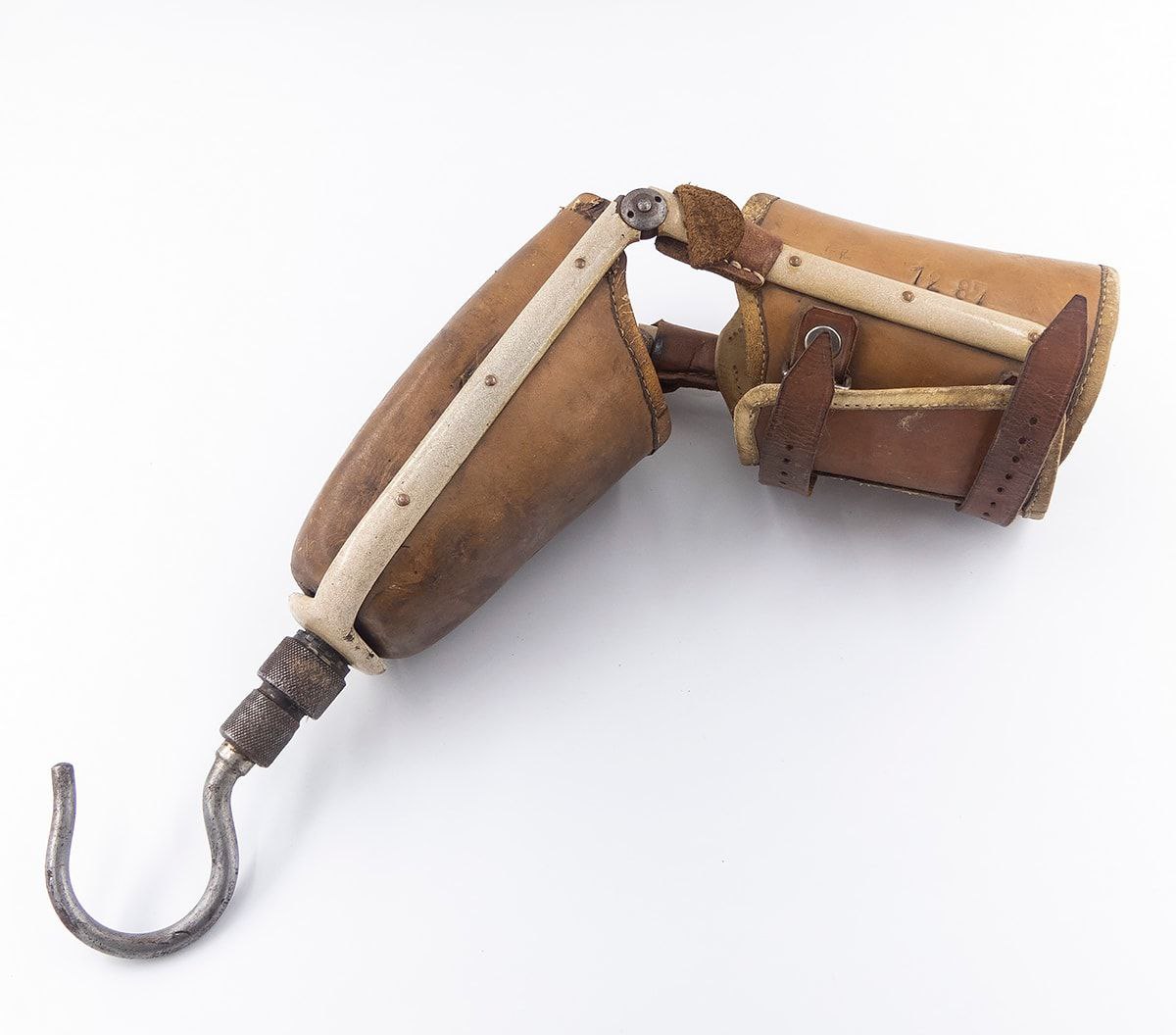 Протезы: красота или функция? 
В поисках информации про истории протезов я часто сталкиваюсь с двумя характеристиками протезов как изделий | Сетка — социальная сеть от hh.ru