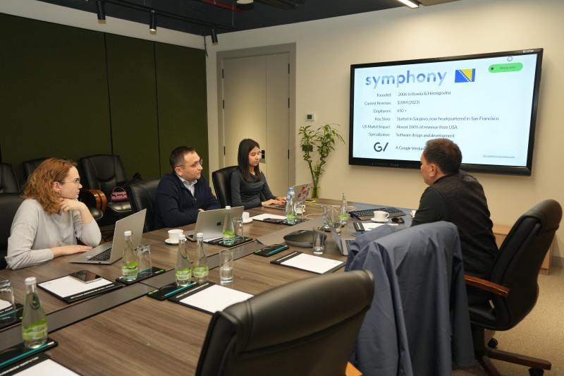 IT Park Uzbekistan и Silkroad Innovation Hub подписали меморандум о сотрудничестве 
IT Park Uzbekistan, IT Park Ventures и Silkroad Innovation Hub договорились о запуске новых акселерационных программ... | Сетка — социальная сеть от hh.ru