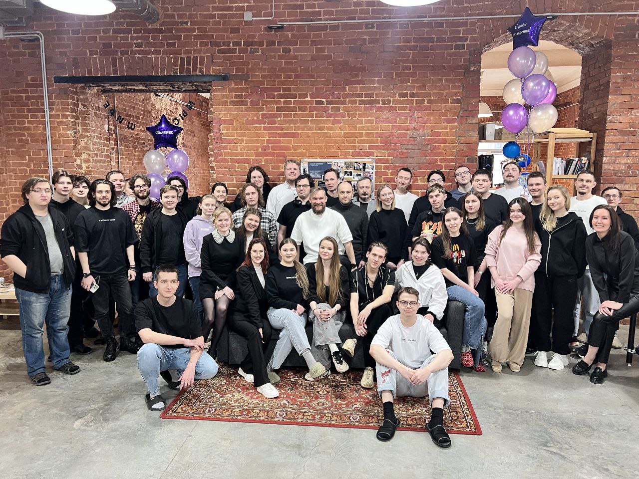 Сегодня важный день для меня: компании Синаптик исполнилось 12 лет.
Почти треть своей жизни я посвятил этому проекту | Сетка — социальная сеть от hh.ru