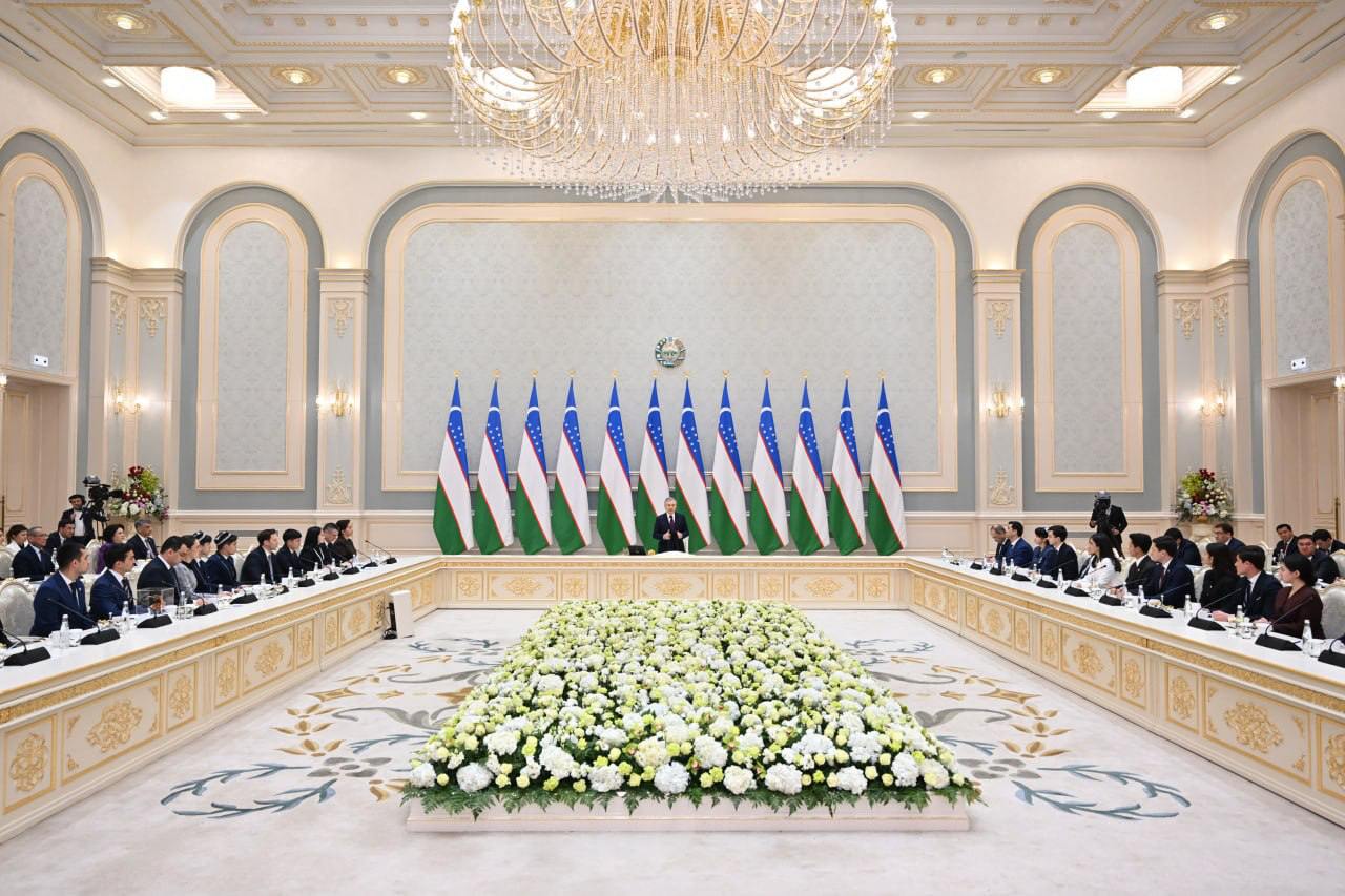 В Узбекистане запускают новые программы поддержки молодежного бизнеса и занятости 
Президент подписал три важных документа, которые откроют новый этап в развитии молодежного предпринимательства | Сетка — социальная сеть от hh.ru