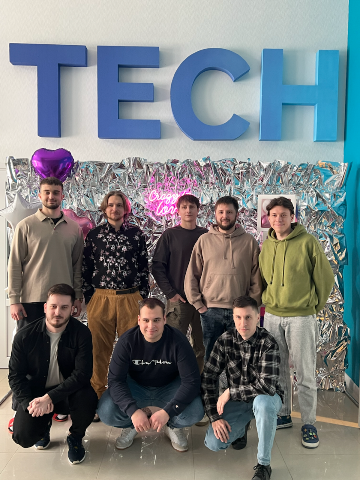 Ежегодно, 14 февраля во Фьюжн - это День Влюбленных в IT. Хендмейд фотозона, приятные мелочи, пицца - все, что разбавляет рутину | Сетка — социальная сеть от hh.ru