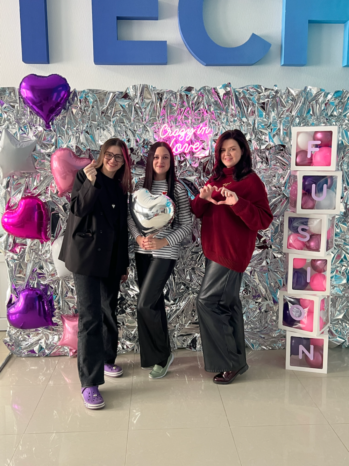 Ежегодно, 14 февраля во Фьюжн - это День Влюбленных в IT. Хендмейд фотозона, приятные мелочи, пицца - все, что разбавляет рутину | Сетка — социальная сеть от hh.ru