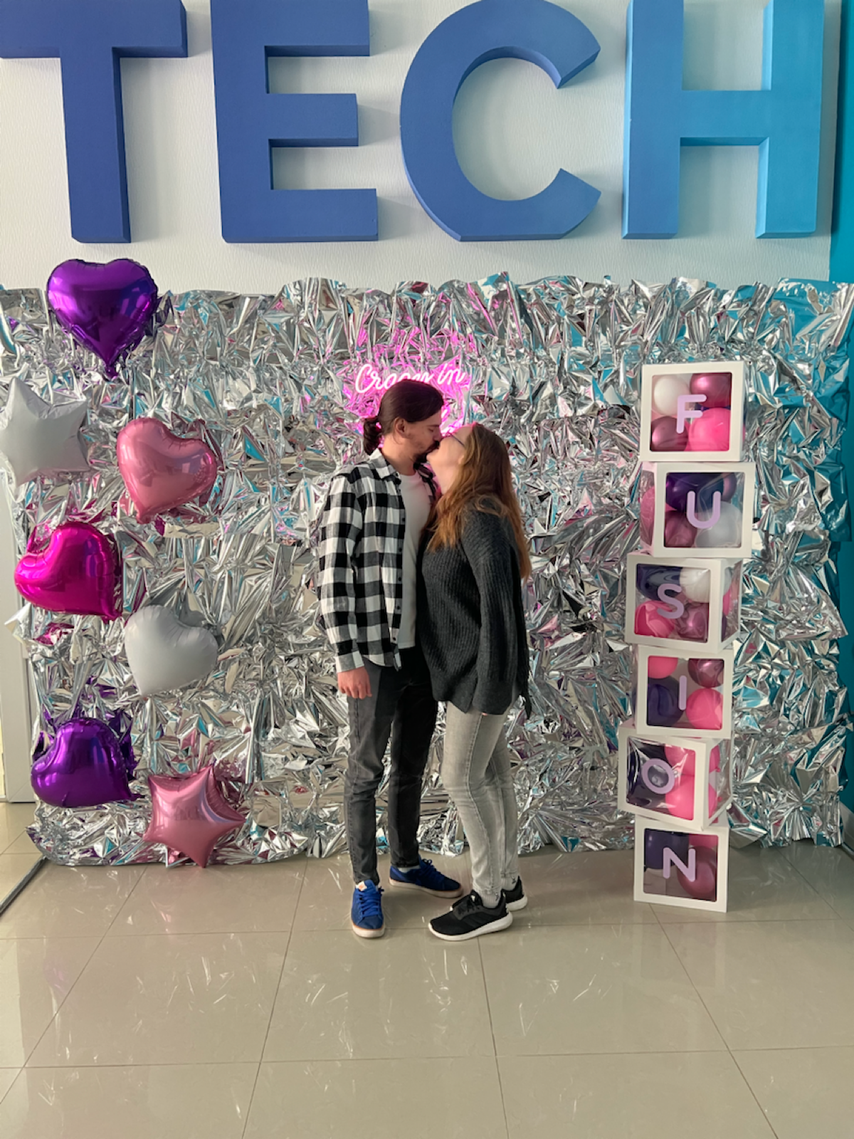 Ежегодно, 14 февраля во Фьюжн - это День Влюбленных в IT. Хендмейд фотозона, приятные мелочи, пицца - все, что разбавляет рутину | Сетка — социальная сеть от hh.ru