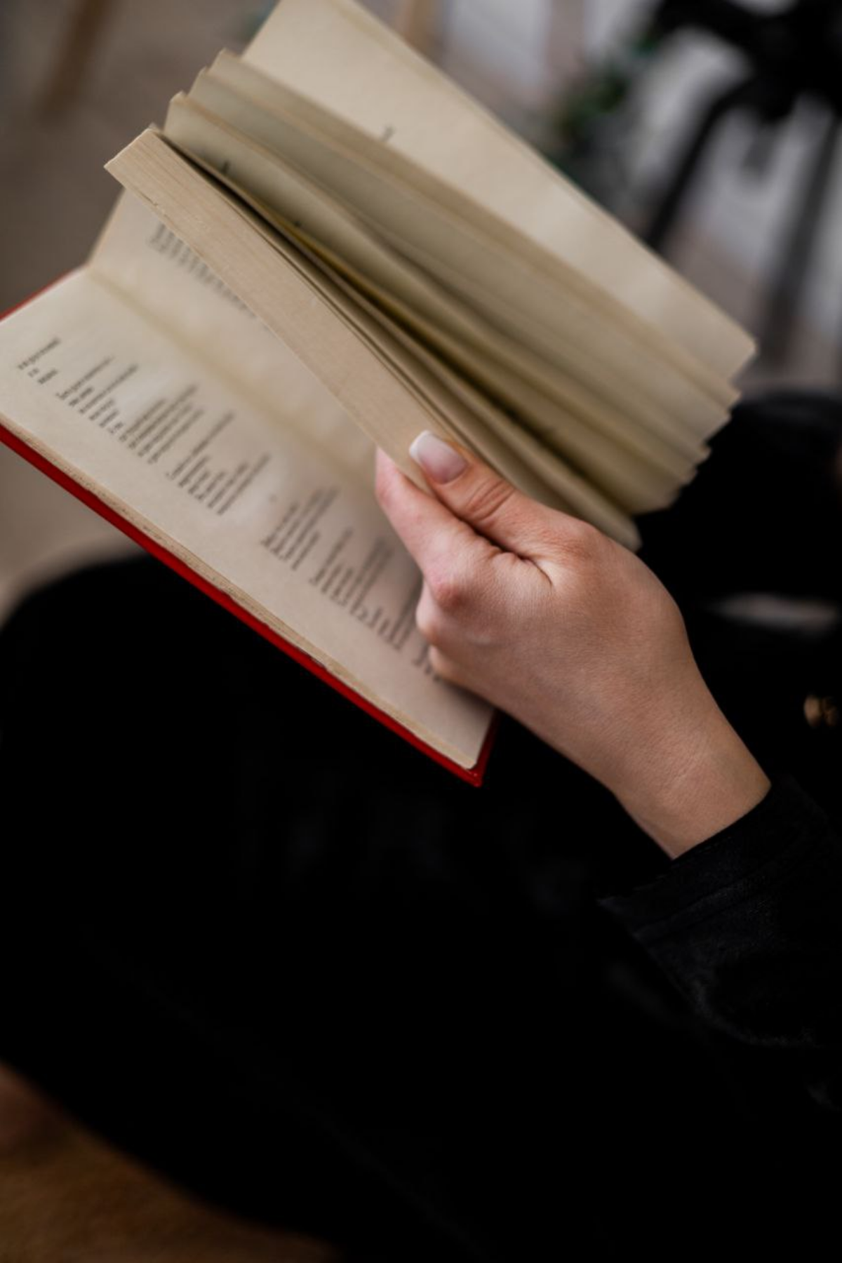 Лёгкий путь: успех или ловушка? 🤨  
Мы все иногда мечтаем о лёгких путях, где нет трудностей и препятствий 🚶‍♀️🛣.  
Но знаете что?   
НАСТОЯЩИЙ РОСТ приходит только через ПРЕОДОЛЕНИЕ ИСПЫТАНИЙ 🌟 | Сетка — социальная сеть от hh.ru