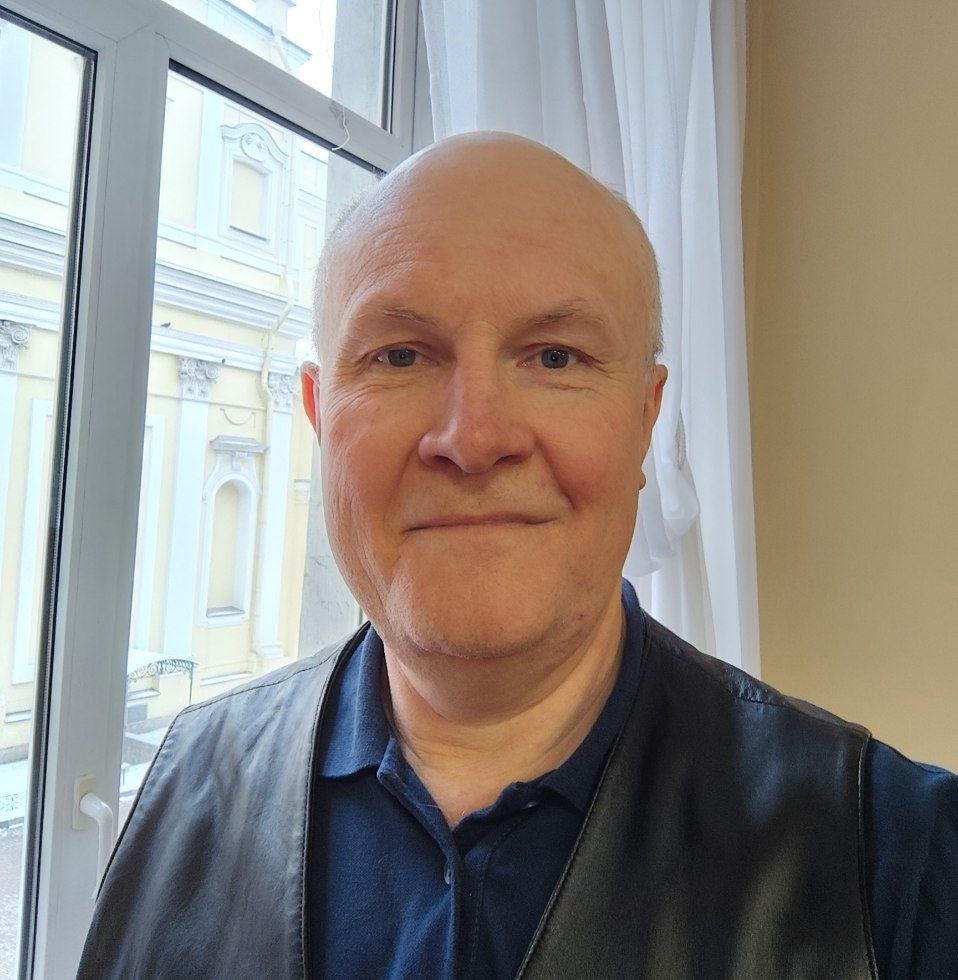 Почему перегорают гаджеты, когда мы что-то переживаем?
Наверняка, каждый из нас сталкивался с ситуацией, когда именно в момент эмоциональной нагрузки или стресса вдруг перестает работать какой-то элек... | Сетка — социальная сеть от hh.ru