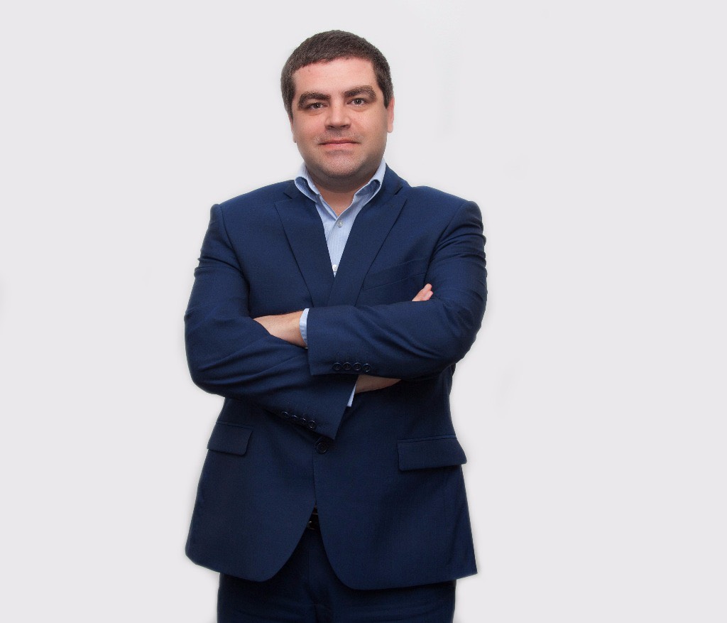 Александр Шароватов