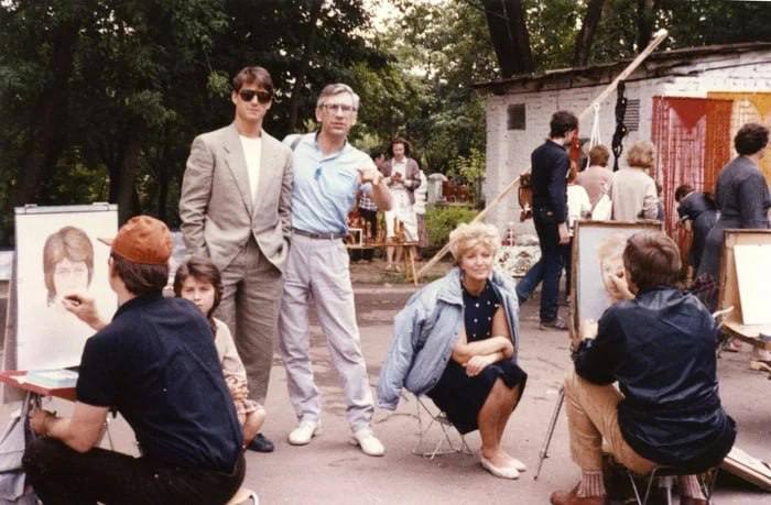 Том Круз в Москве
В мае 1988 года Том Круз, посетил СССР вместе со своей супругой (на тот момент) Мими Роджерс | Сетка — социальная сеть от hh.ru