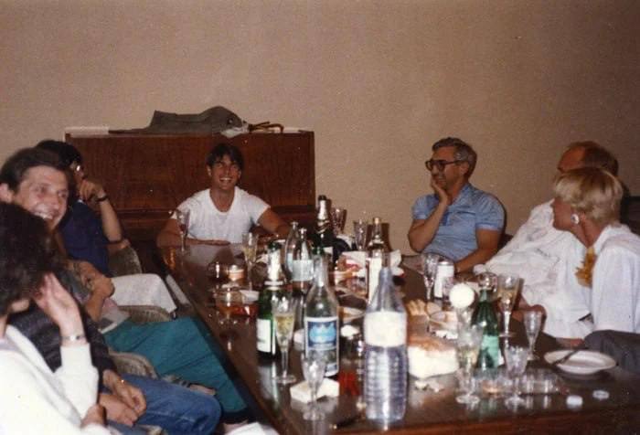 Том Круз в Москве
В мае 1988 года Том Круз, посетил СССР вместе со своей супругой (на тот момент) Мими Роджерс | Сетка — социальная сеть от hh.ru