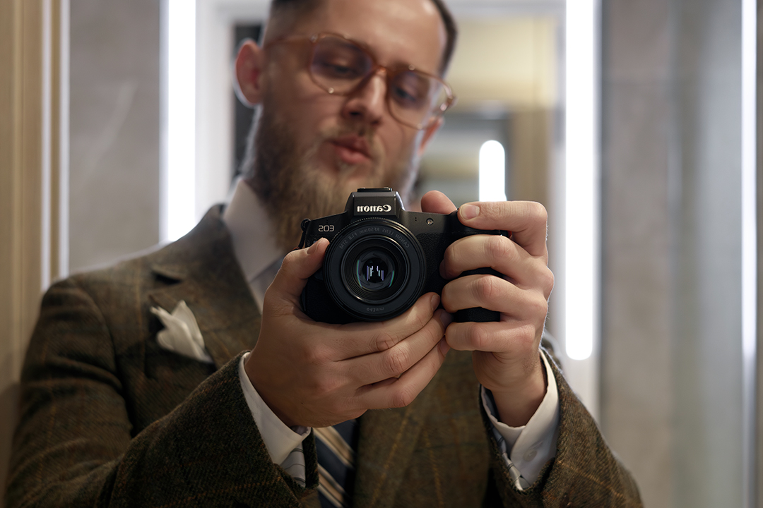 Настоящая фотография — как костюм, сшитый на заказ: идеально сидит, подчеркивает лучшие черты и сохраняет свою актуальность вне времени | Сетка — социальная сеть от hh.ru