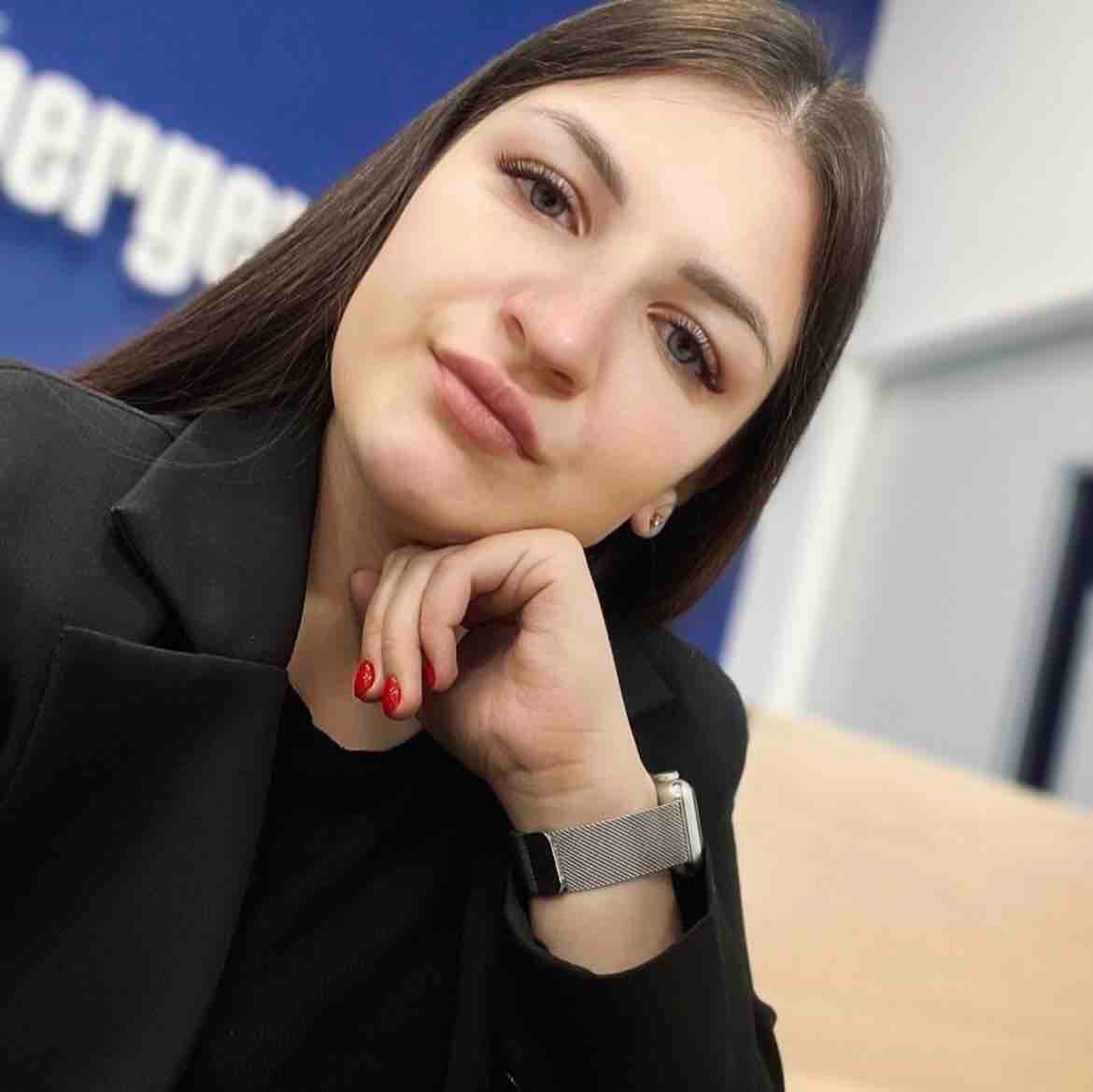 Алина Семиколенова